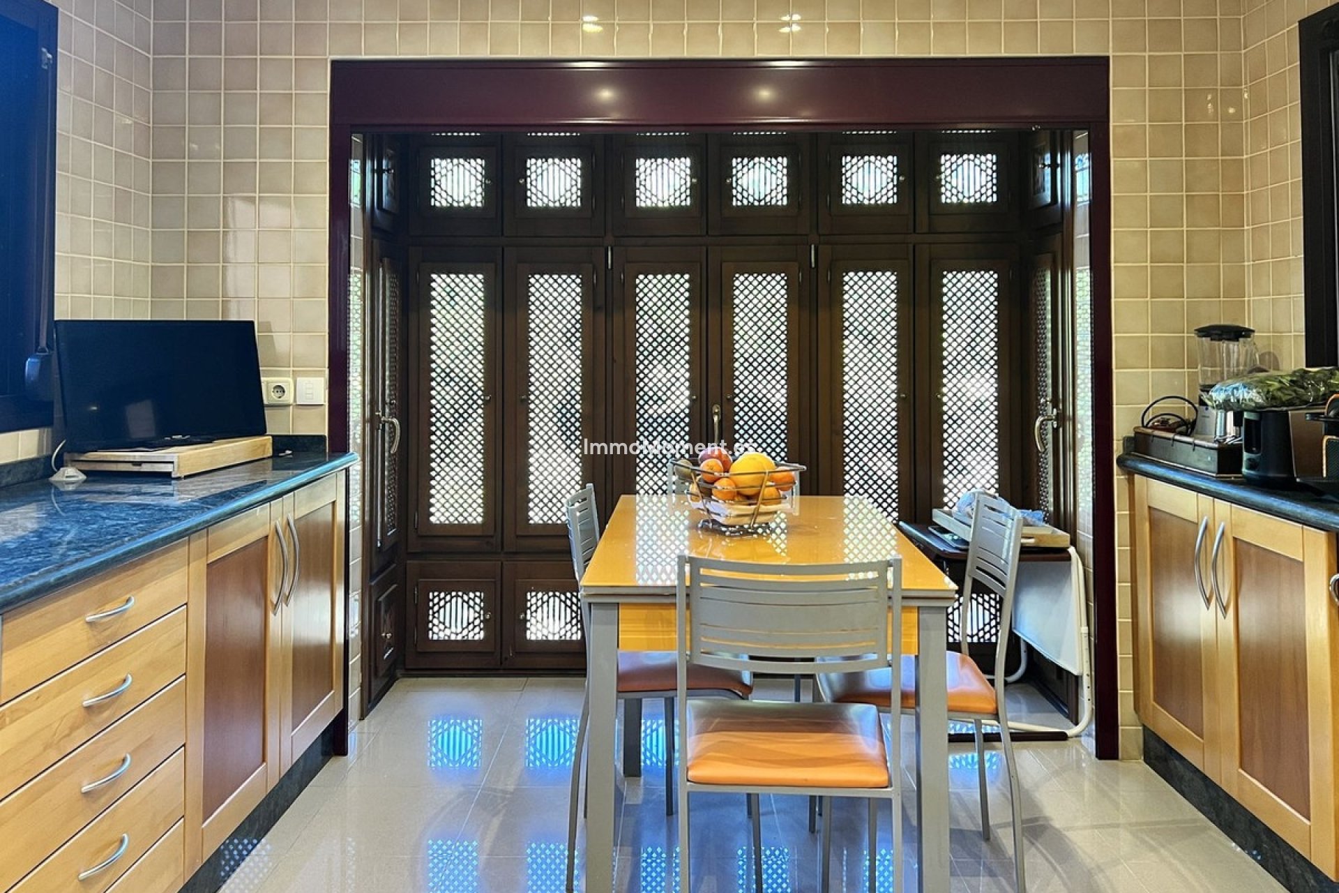 Resale - Apartment - Marbella - Nueva Andalucía