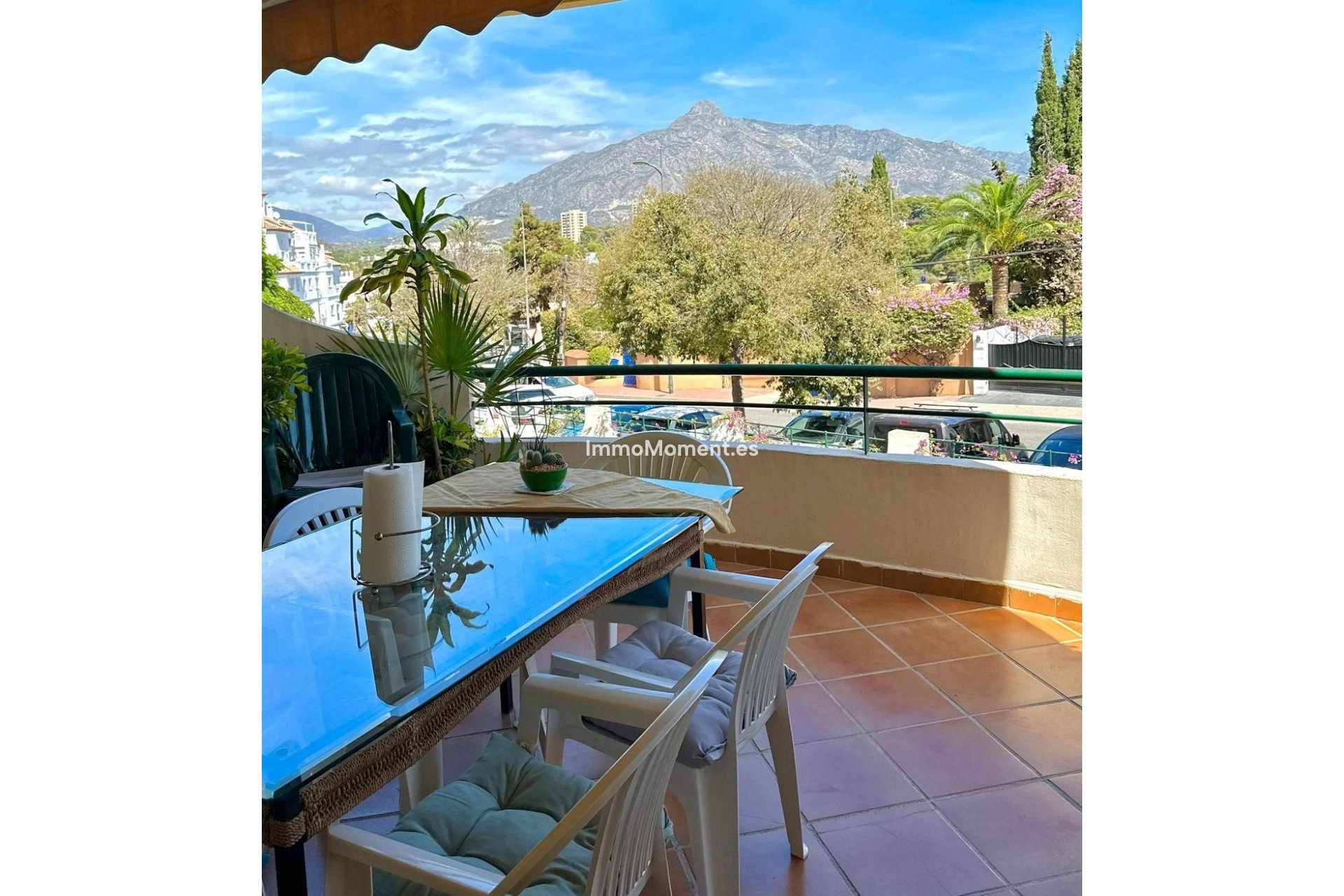 Resale - Apartment - Marbella - Nueva Andalucía