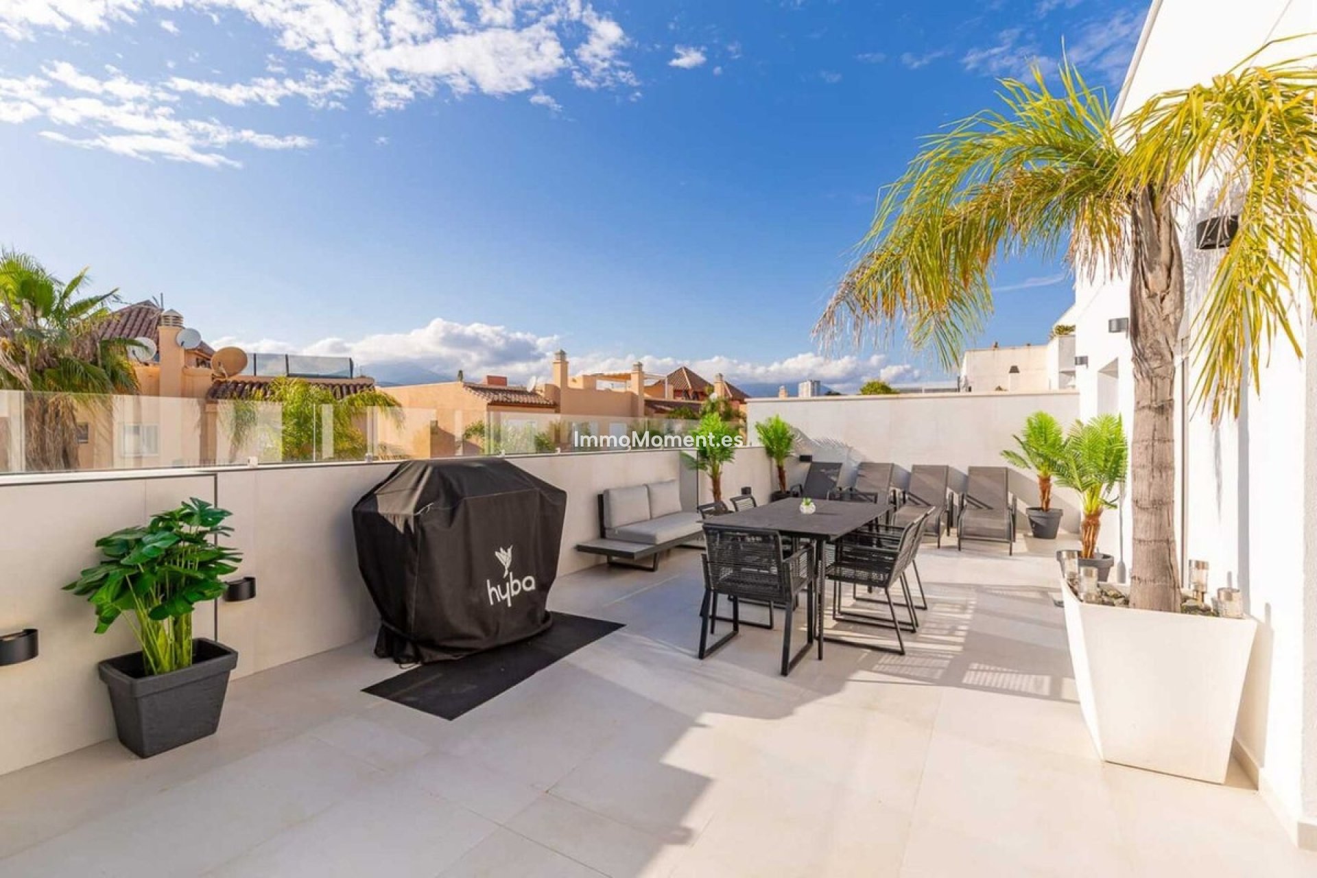 Resale - Apartment - Marbella - Nueva Andalucía