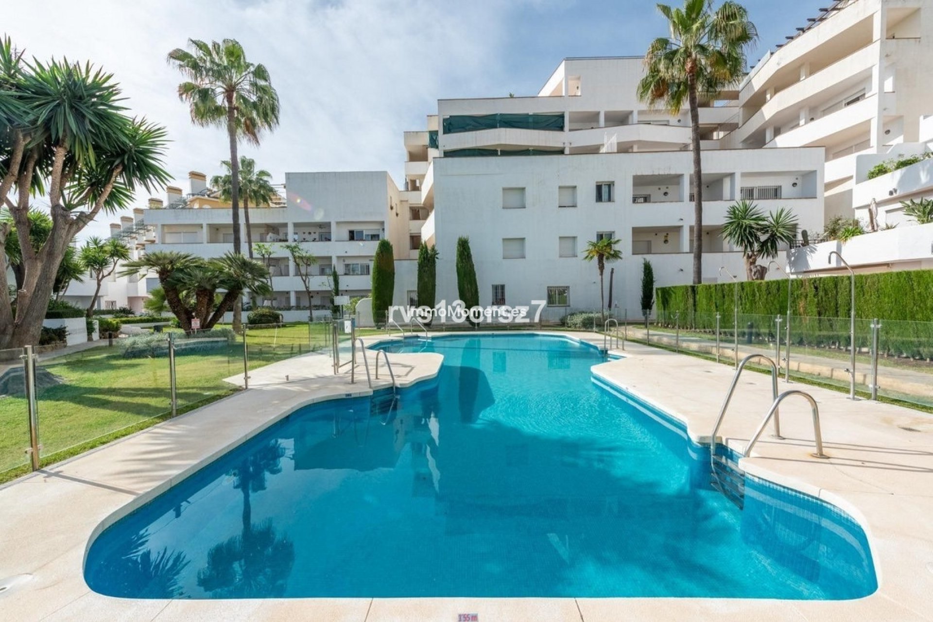 Resale - Apartment - Marbella - Nueva Andalucía