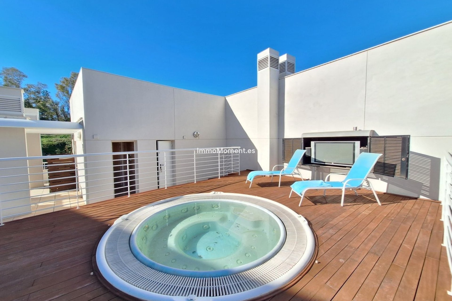 Resale - Apartment - Marbella - Nueva Andalucía