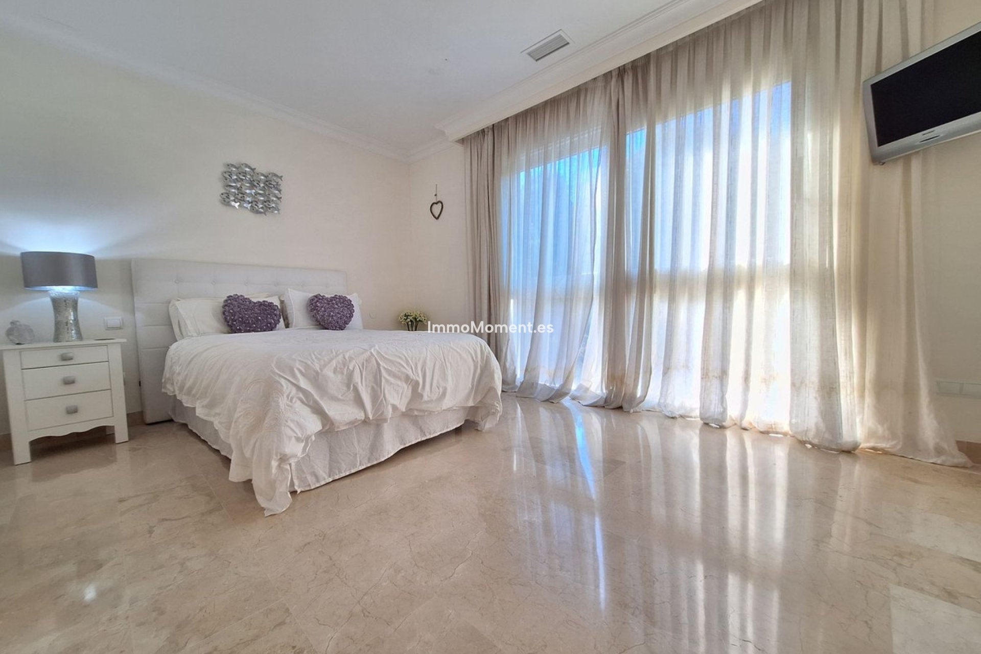 Resale - Apartment - Marbella - Nueva Andalucía