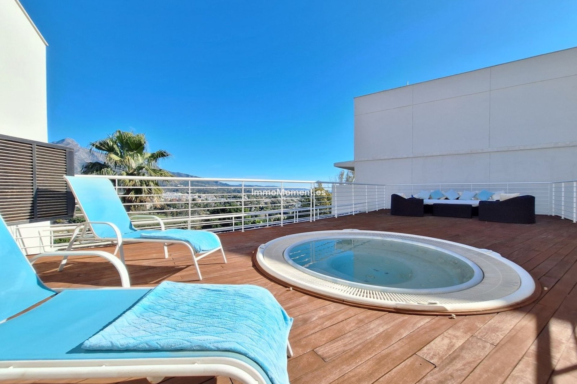 Resale - Apartment - Marbella - Nueva Andalucía