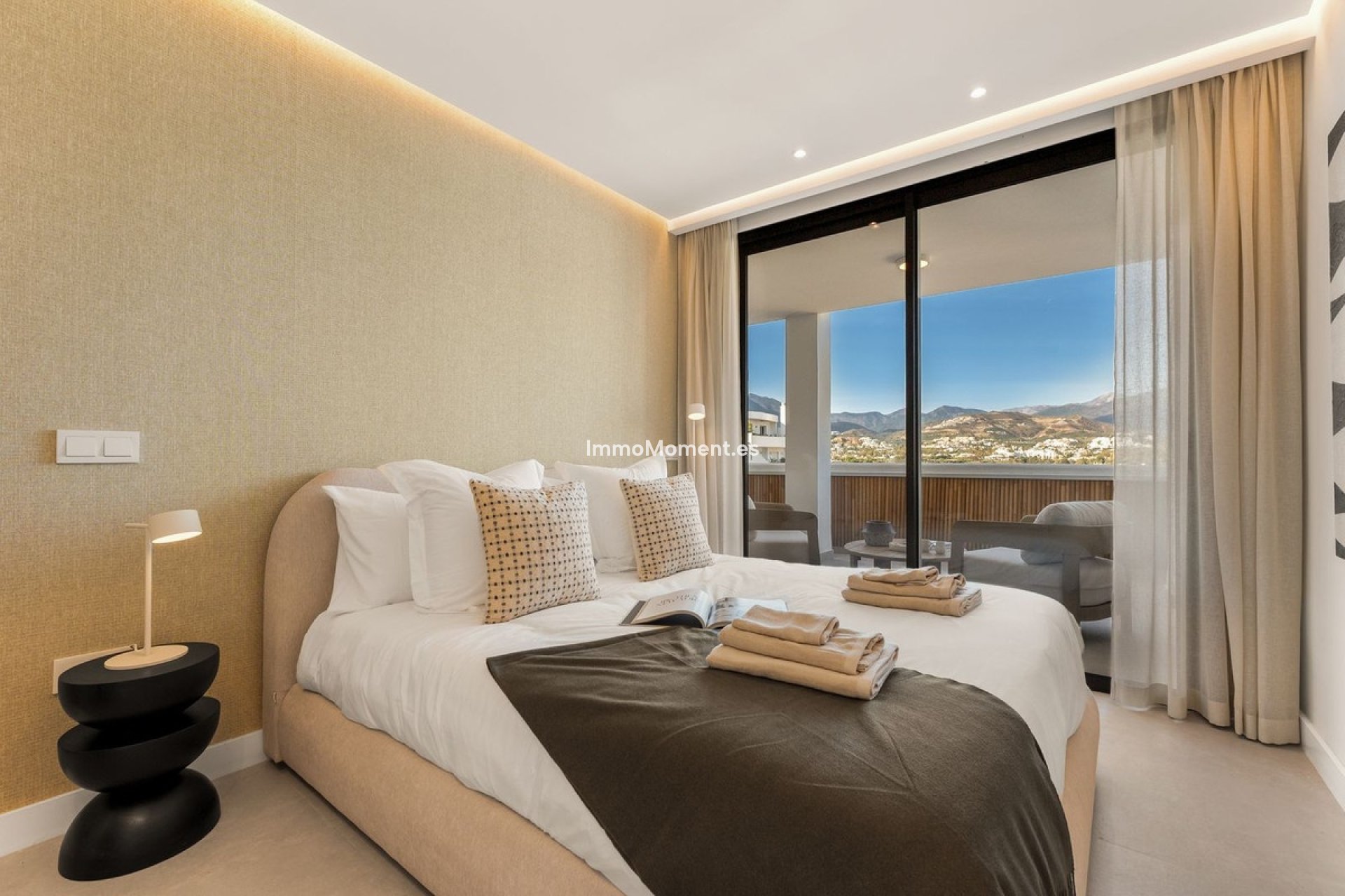 Resale - Apartment - Marbella - Nueva Andalucía