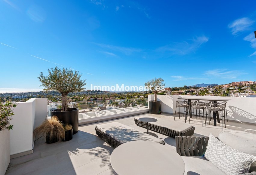 Resale - Apartment - Marbella - Nueva Andalucía