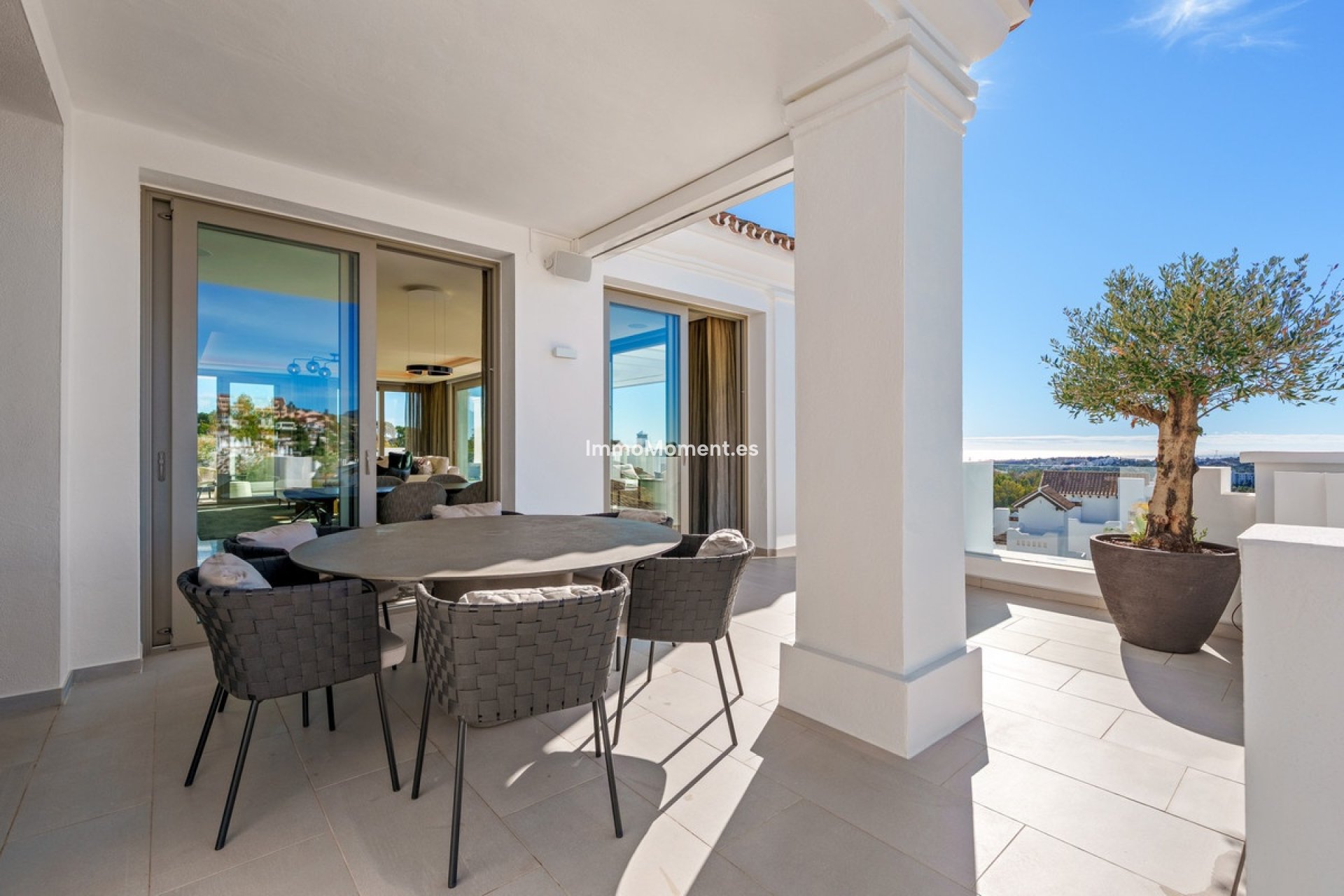 Resale - Apartment - Marbella - Nueva Andalucía