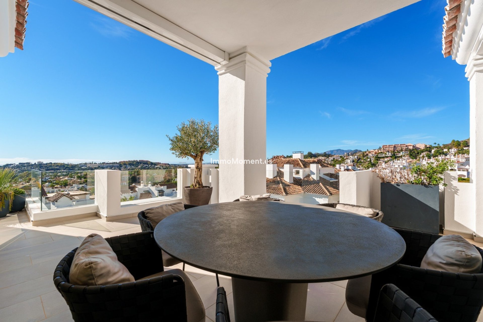 Resale - Apartment - Marbella - Nueva Andalucía