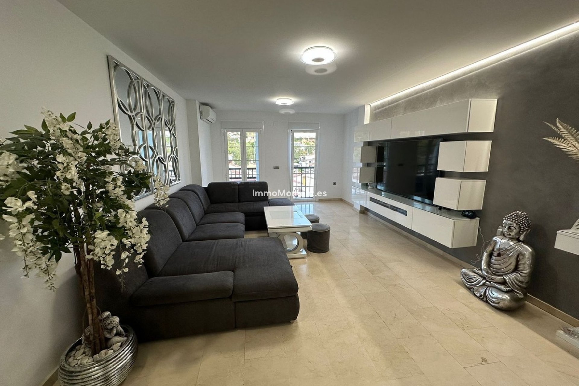 Resale - Apartment - Marbella - Nueva Andalucía