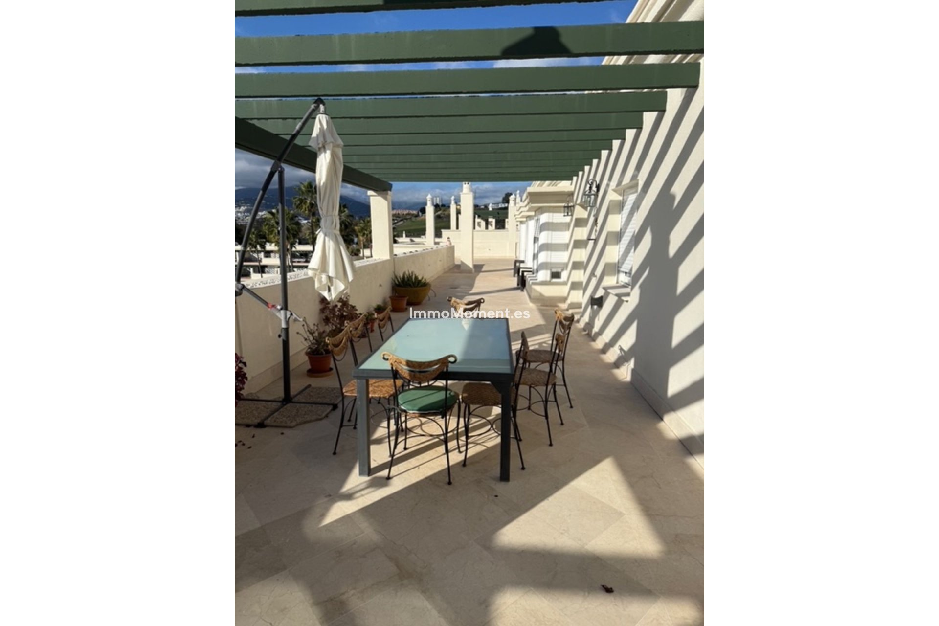 Resale - Apartment - Marbella - Nueva Andalucía