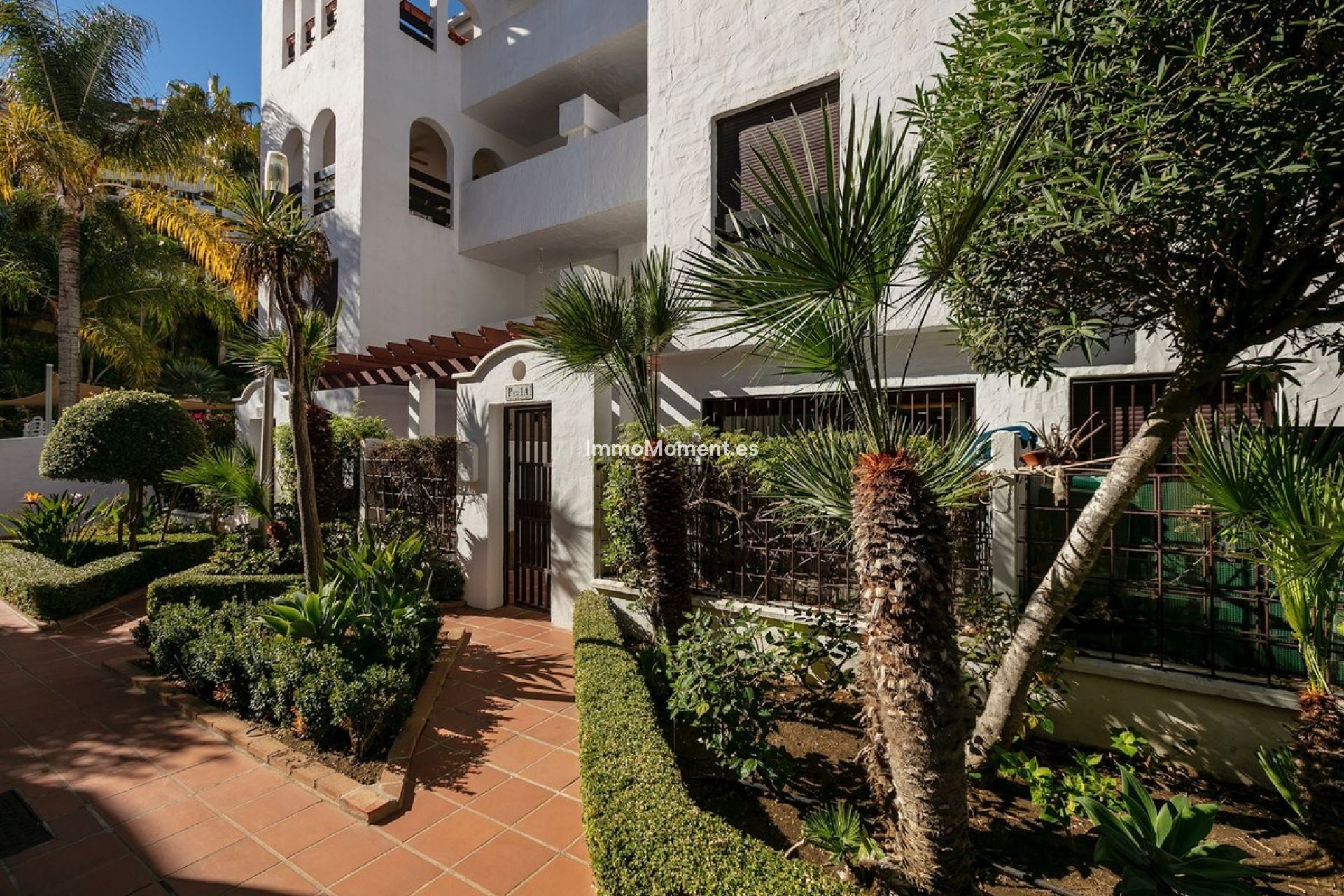 Resale - Apartment - Marbella - Nueva Andalucía