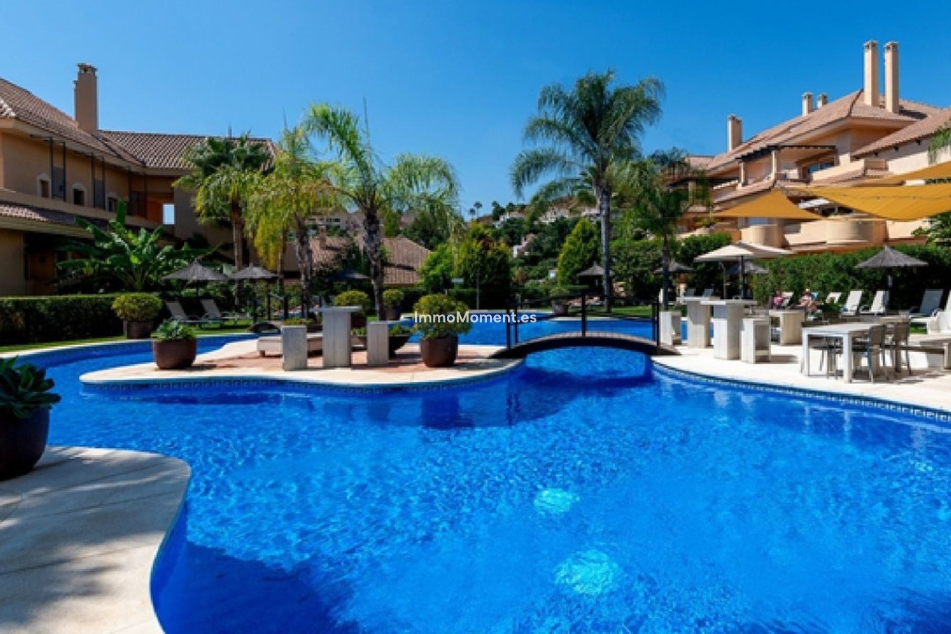 Resale - Apartment - Marbella - Nueva Andalucía