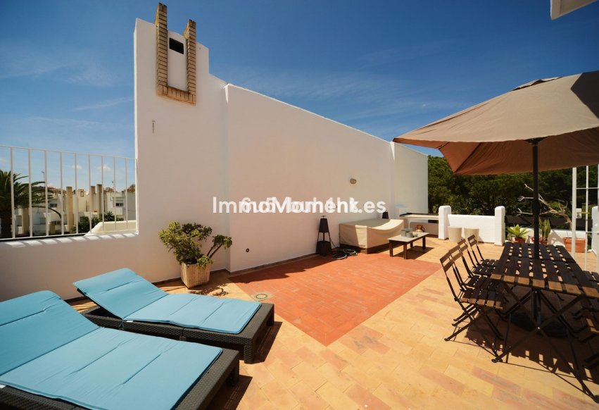 Resale - Apartment - Marbella - Nueva Andalucía