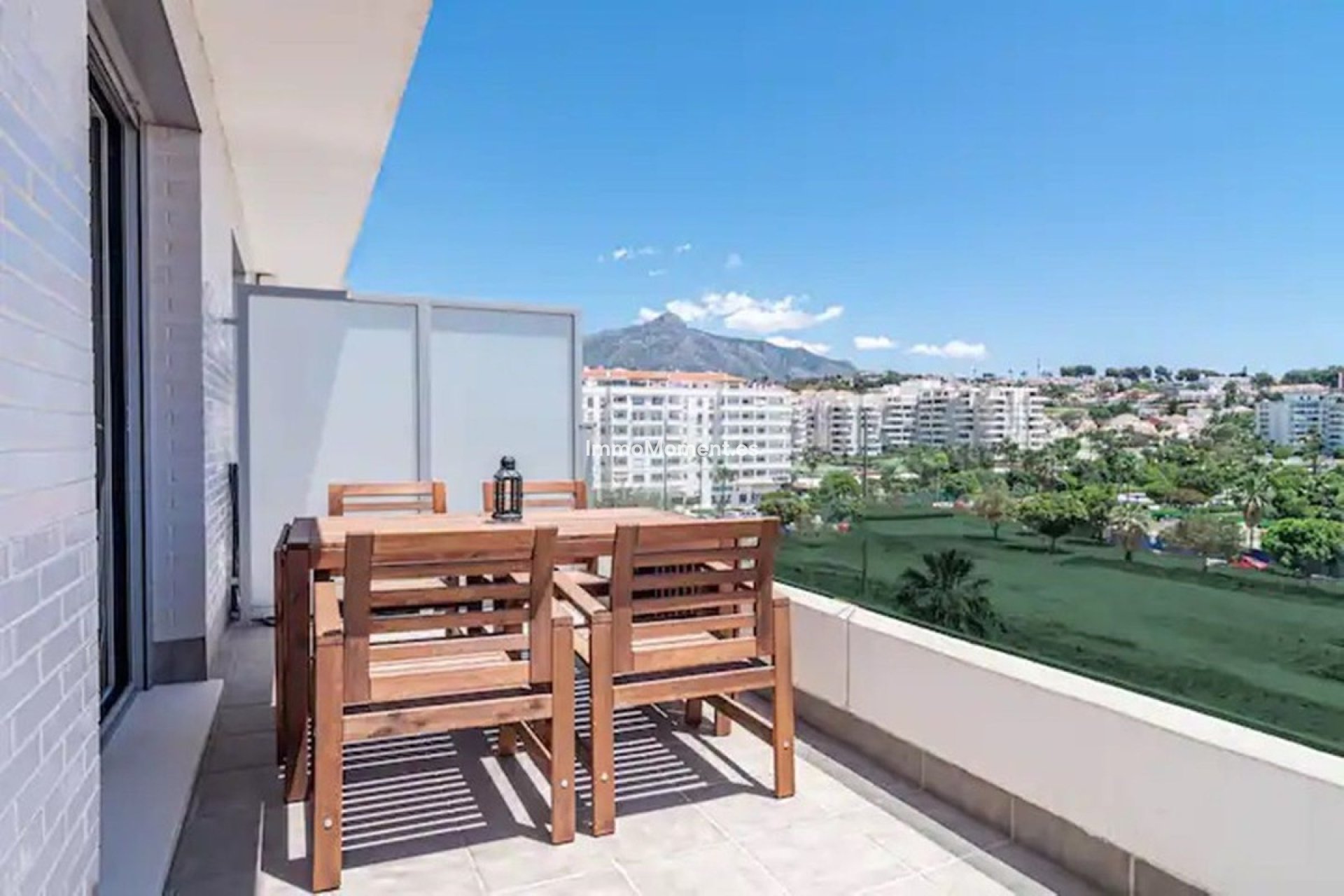 Resale - Apartment - Marbella - Nueva Andalucía