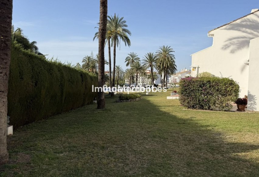 Resale - Apartment - Marbella - Nueva Andalucía