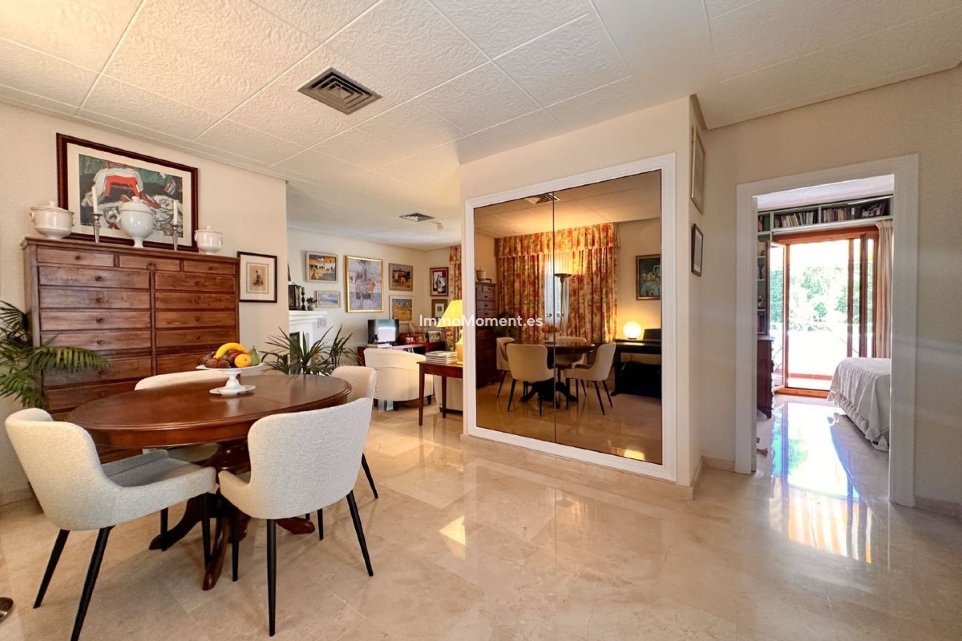 Resale - Apartment - Marbella - Nueva Andalucía