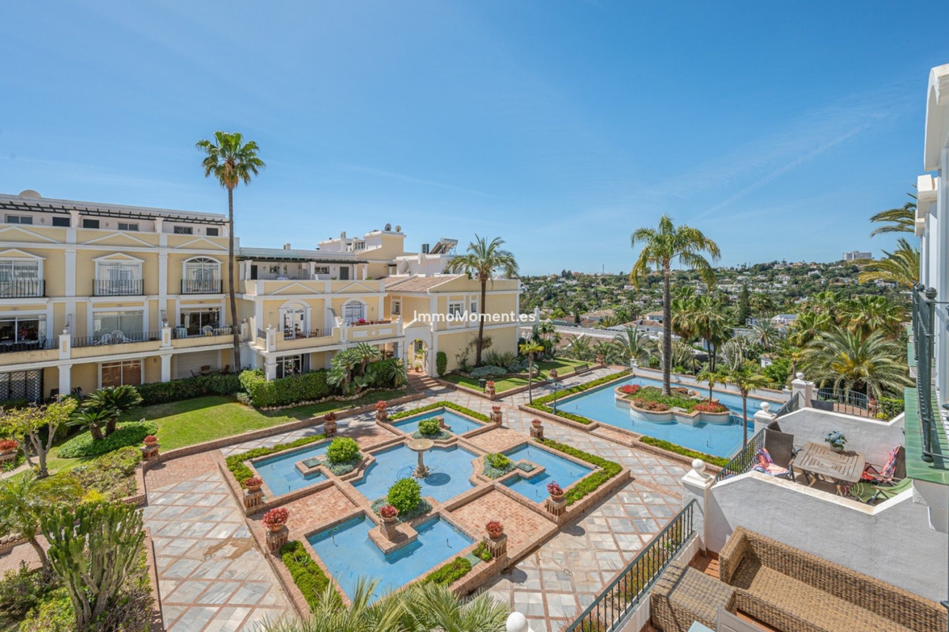 Resale - Apartment - Marbella - Nueva Andalucía