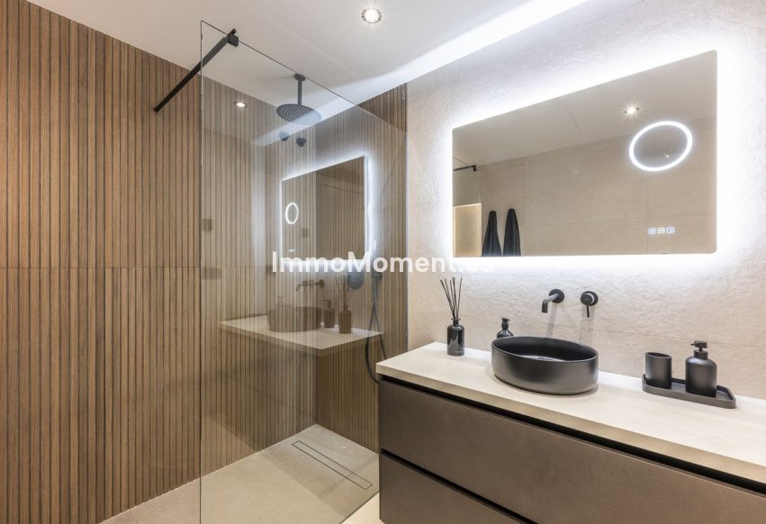 Resale - Apartment - Marbella - Nueva Andalucía