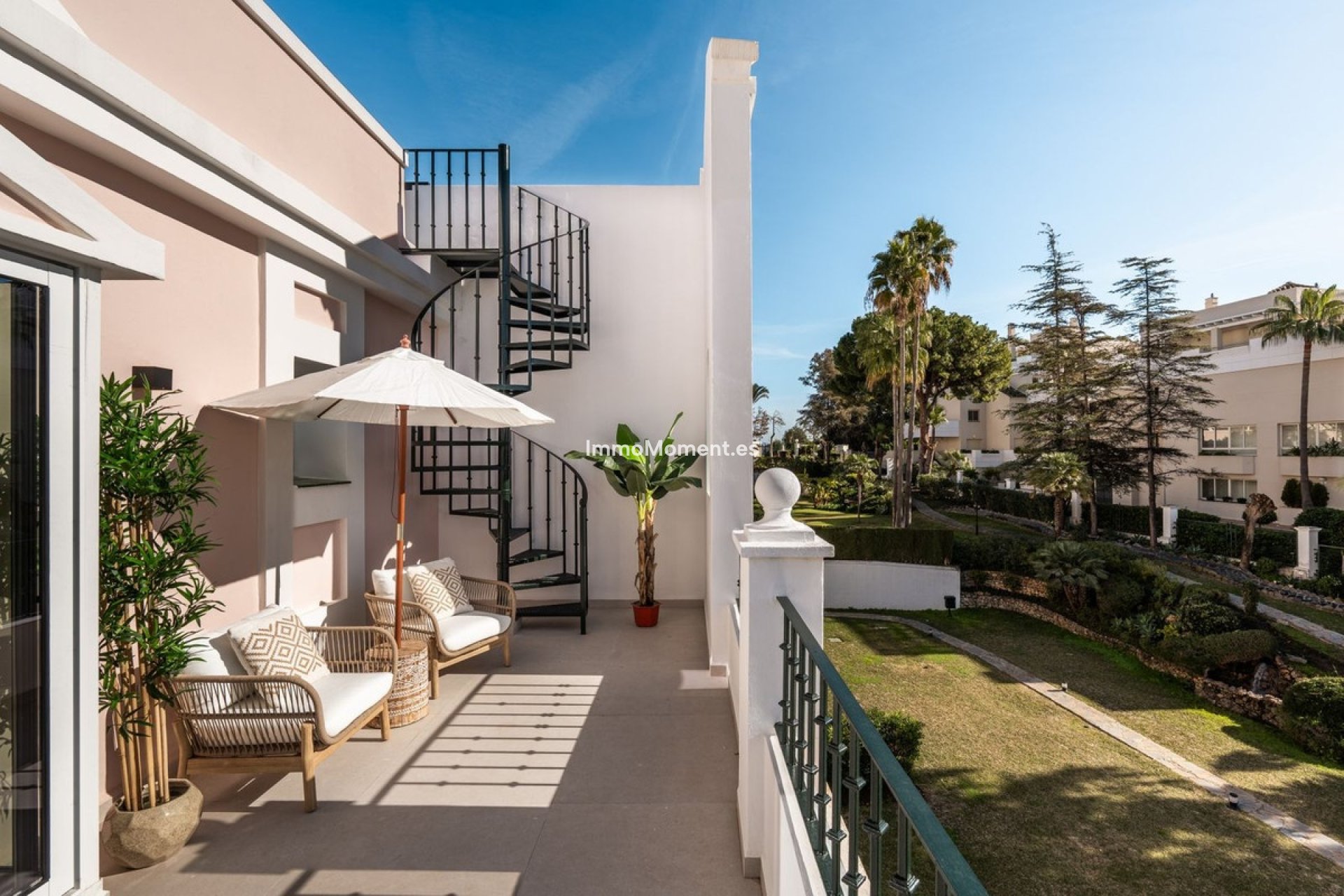 Resale - Apartment - Marbella - Nueva Andalucía