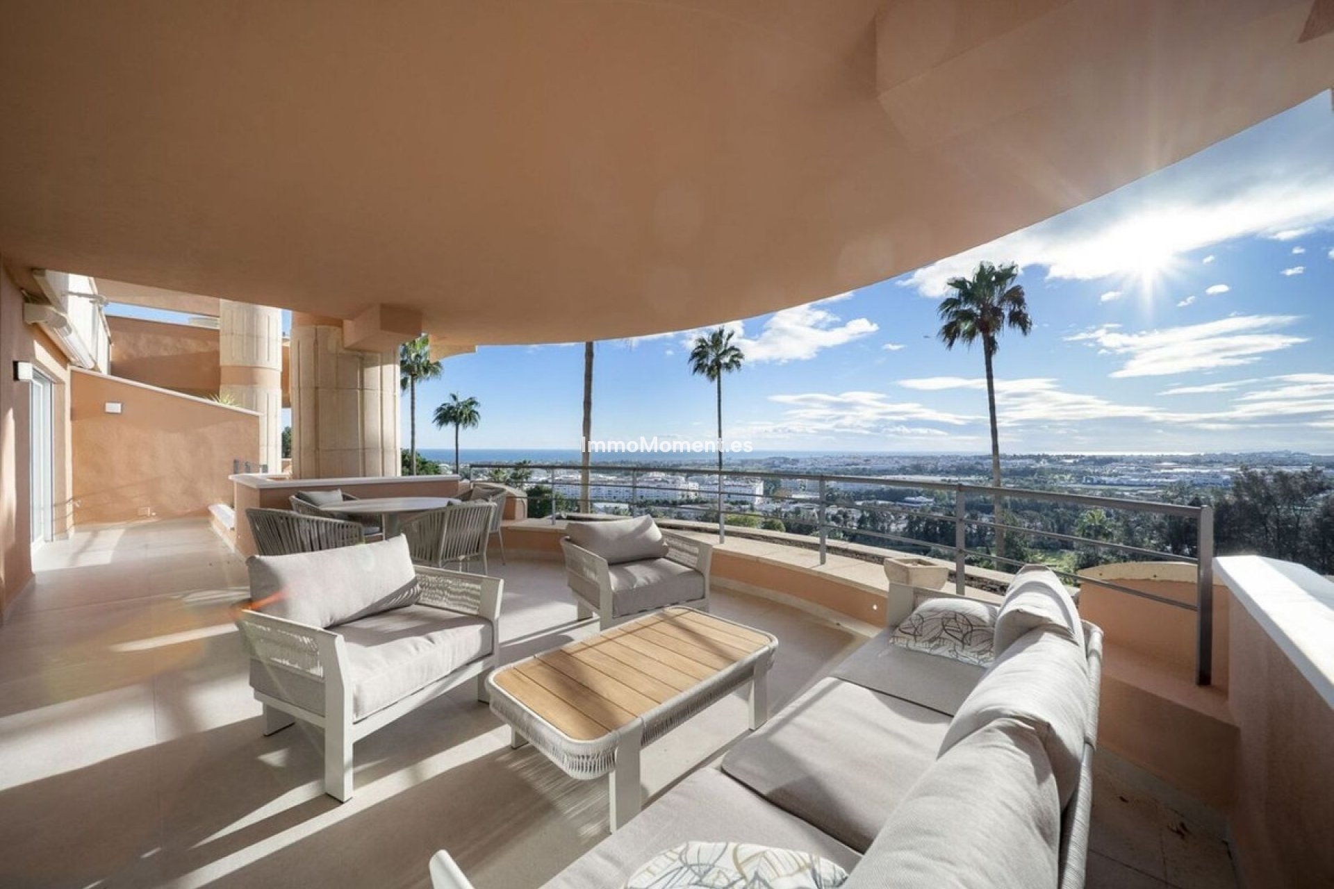 Resale - Apartment - Marbella - Nueva Andalucía