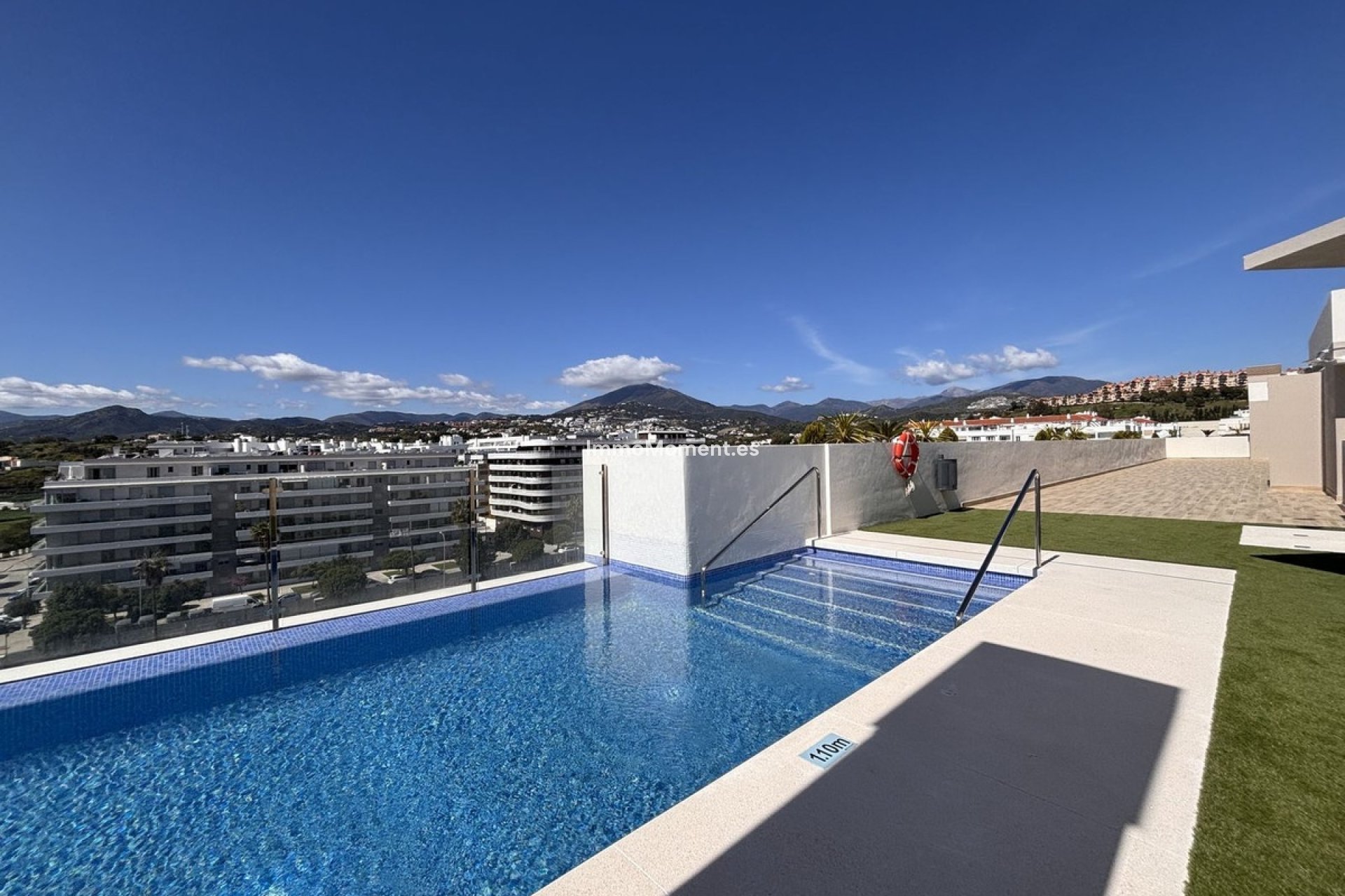 Resale - Apartment - Marbella - Nueva Andalucía