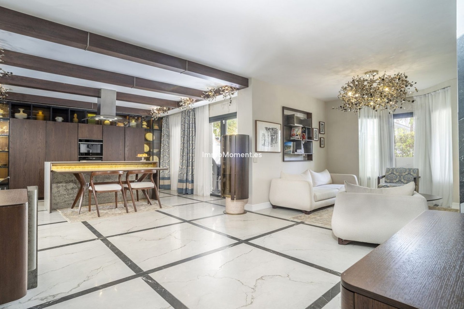 Resale - Apartment - Marbella - Nueva Andalucía