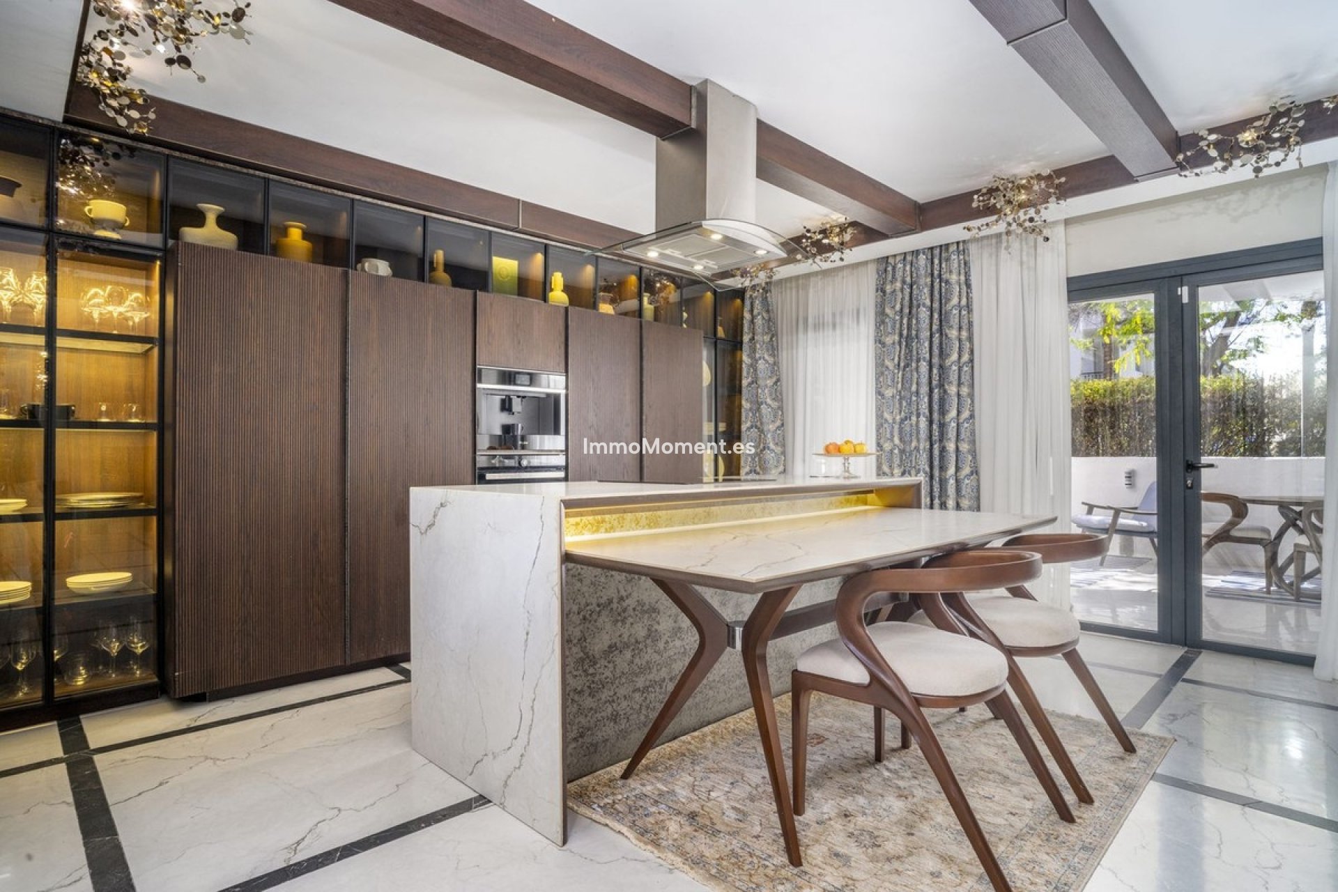 Resale - Apartment - Marbella - Nueva Andalucía