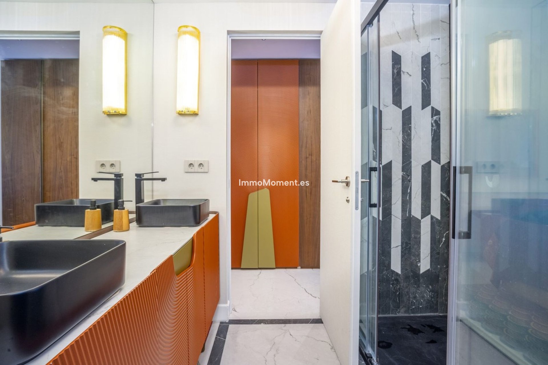 Resale - Apartment - Marbella - Nueva Andalucía