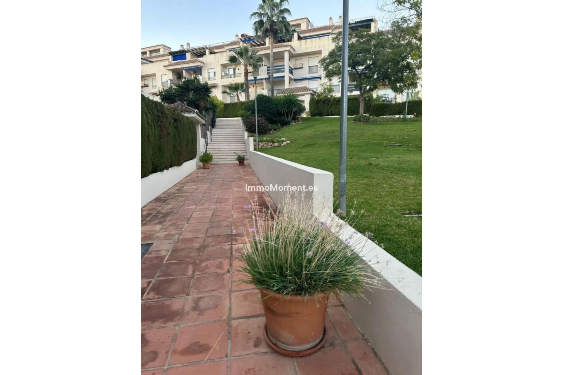 Resale - Apartment - Marbella - Nueva Andalucía
