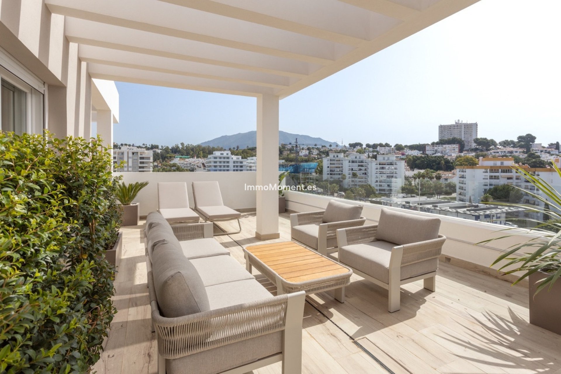 Resale - Apartment - Marbella - Nueva Andalucía