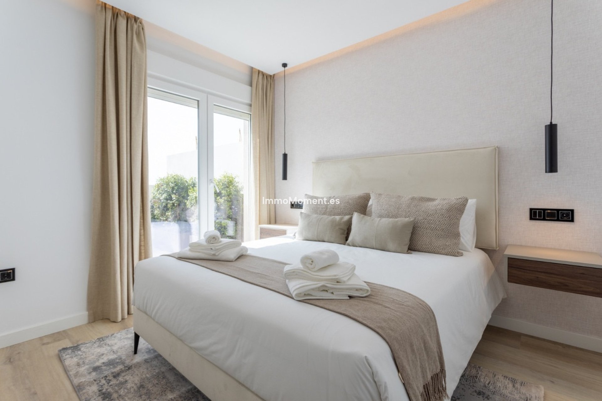 Resale - Apartment - Marbella - Nueva Andalucía