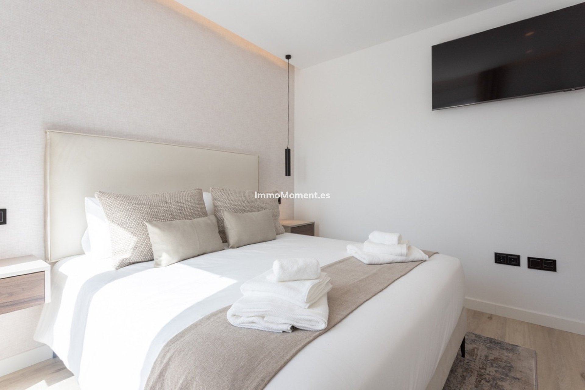 Resale - Apartment - Marbella - Nueva Andalucía