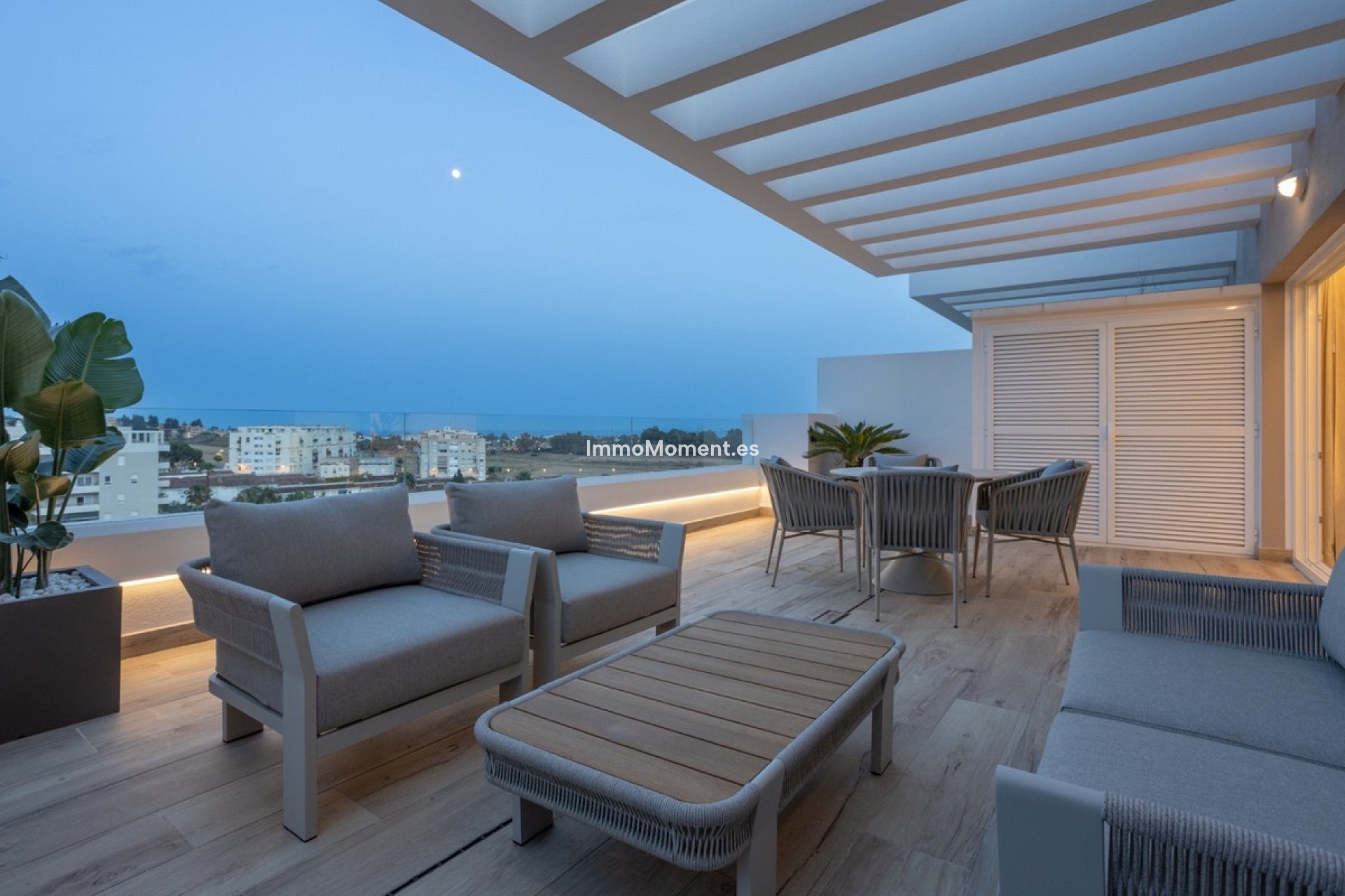 Resale - Apartment - Marbella - Nueva Andalucía