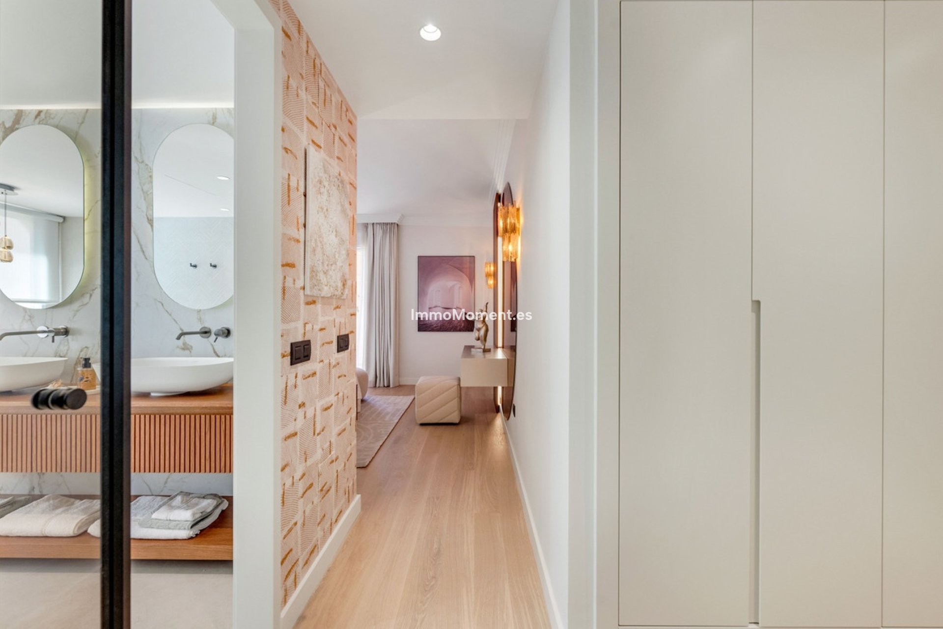 Resale - Apartment - Marbella - Nueva Andalucía