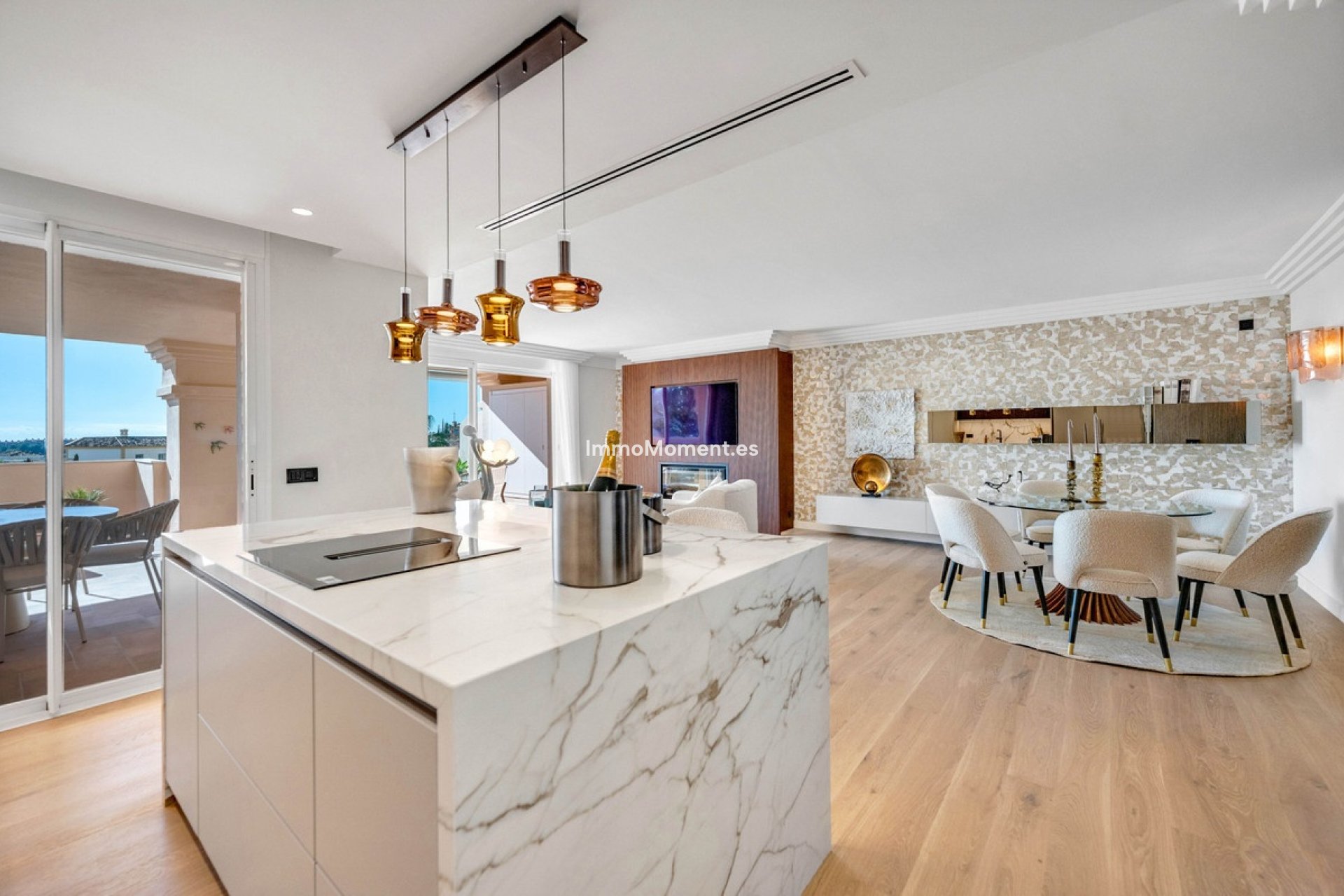 Resale - Apartment - Marbella - Nueva Andalucía