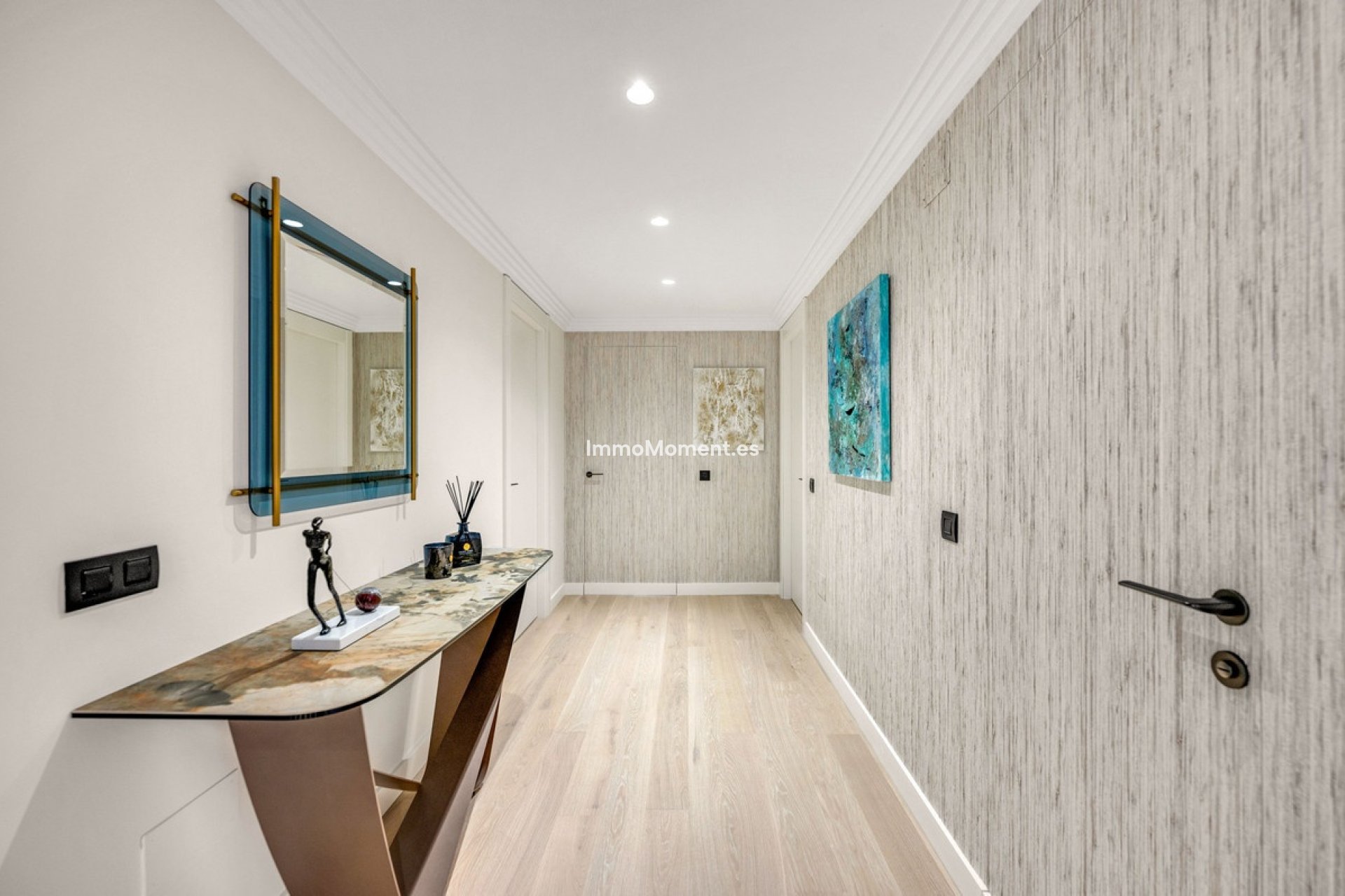 Resale - Apartment - Marbella - Nueva Andalucía