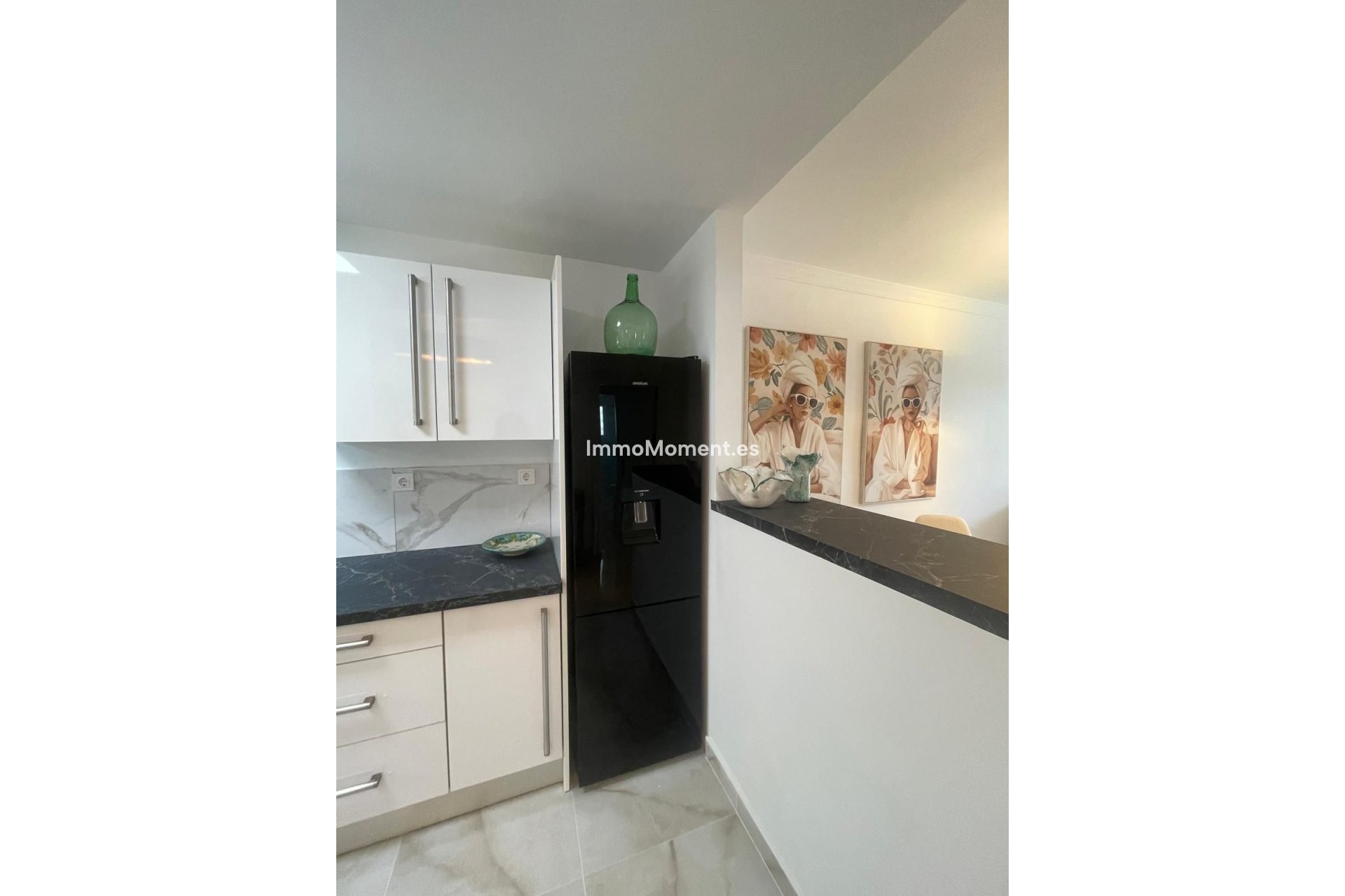 Resale - Apartment - Marbella - Nueva Andalucía