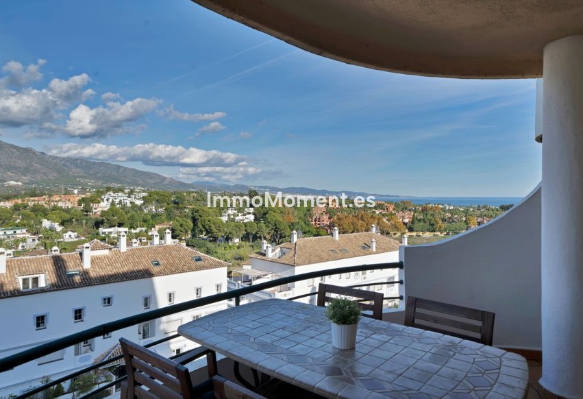 Resale - Apartment - Marbella - Nueva Andalucía
