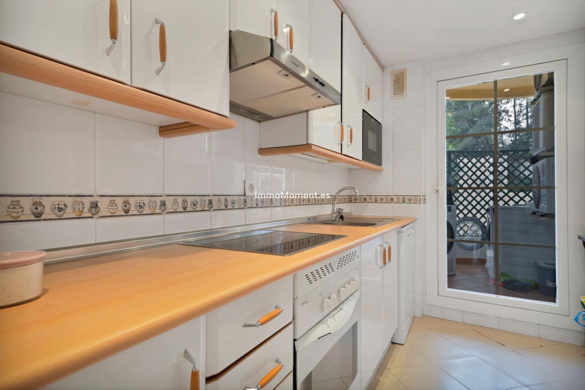 Resale - Apartment - Marbella - Nueva Andalucía