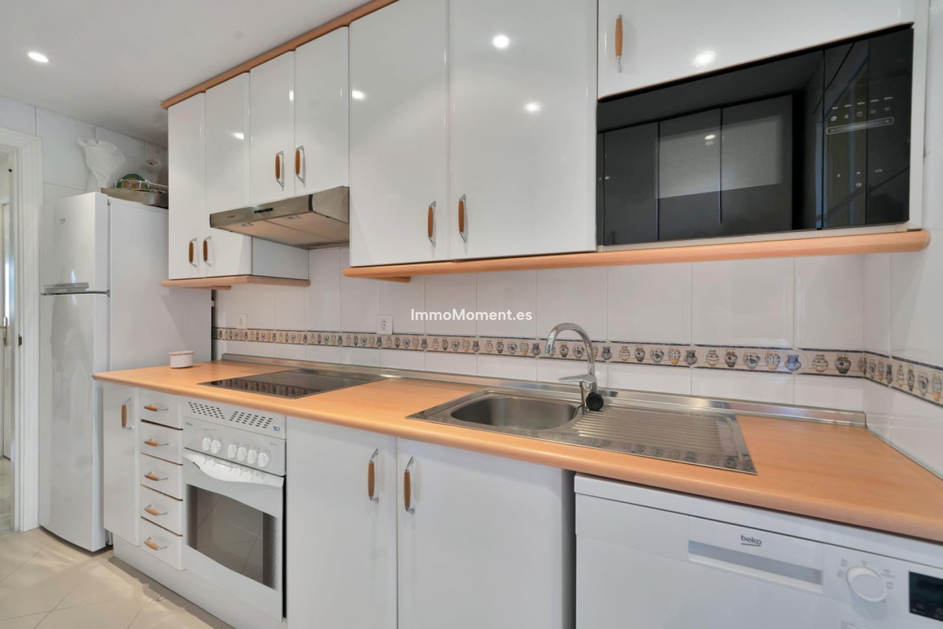 Resale - Apartment - Marbella - Nueva Andalucía