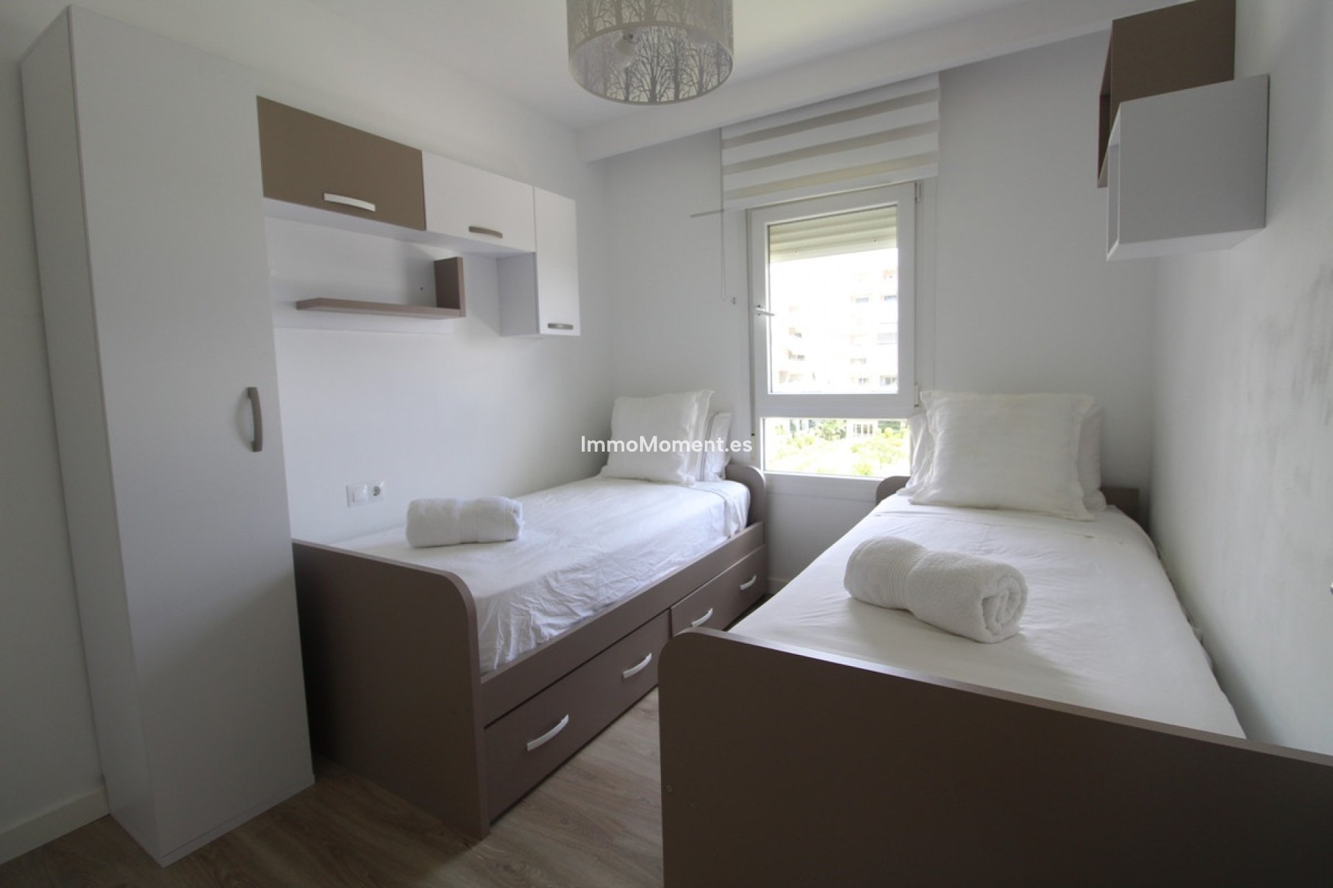 Resale - Apartment - Marbella - Nueva Andalucía