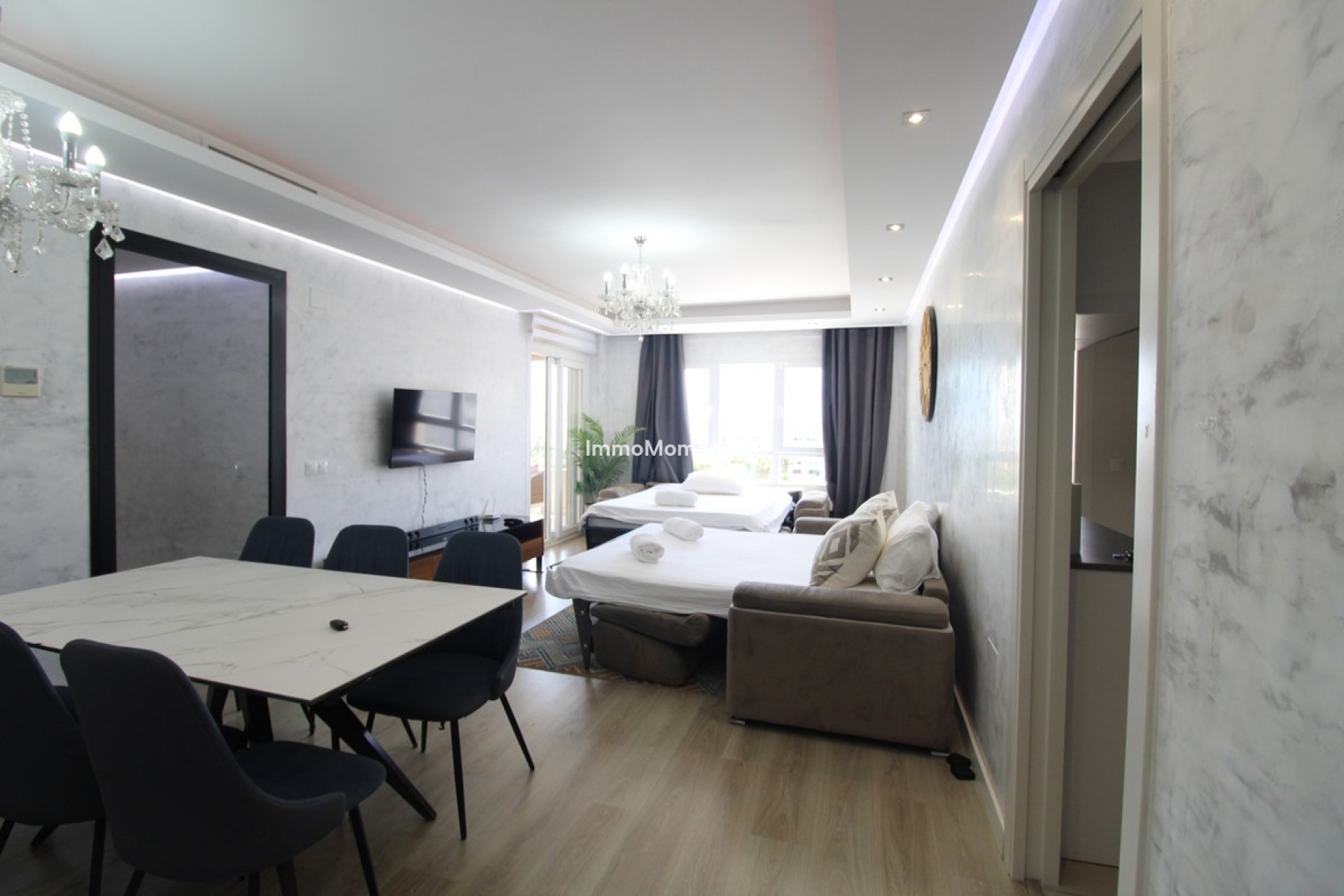 Resale - Apartment - Marbella - Nueva Andalucía
