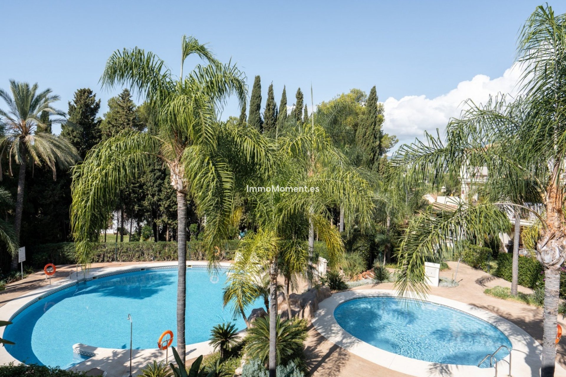 Resale - Apartment - Marbella - Nueva Andalucía