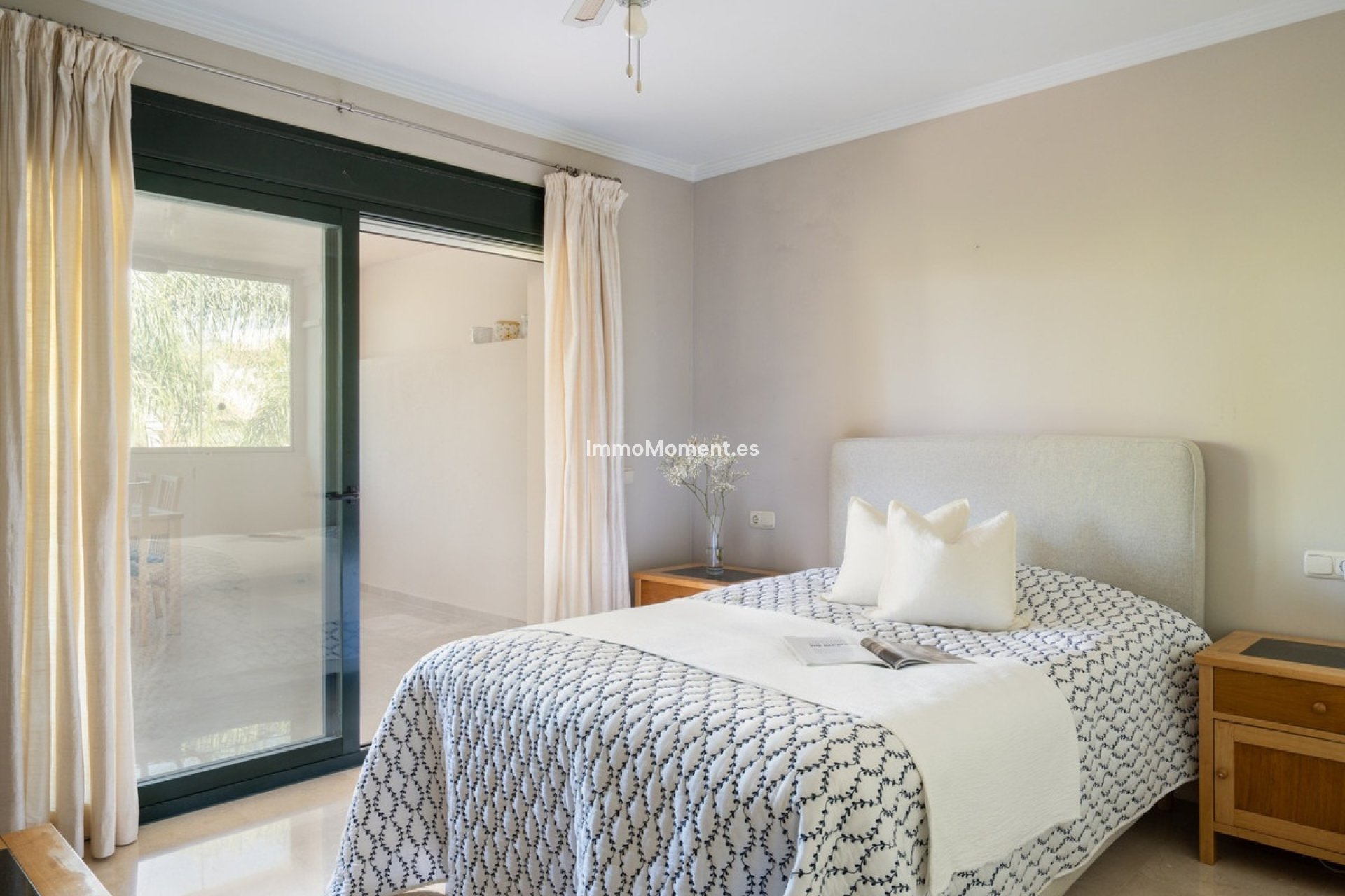 Resale - Apartment - Marbella - Nueva Andalucía