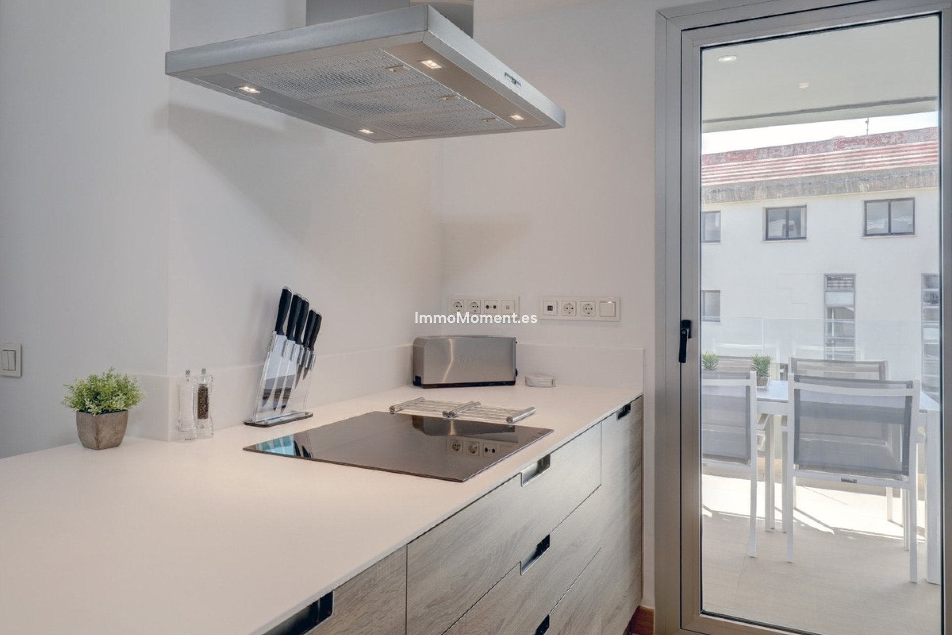 Resale - Apartment - Marbella - Nueva Andalucía