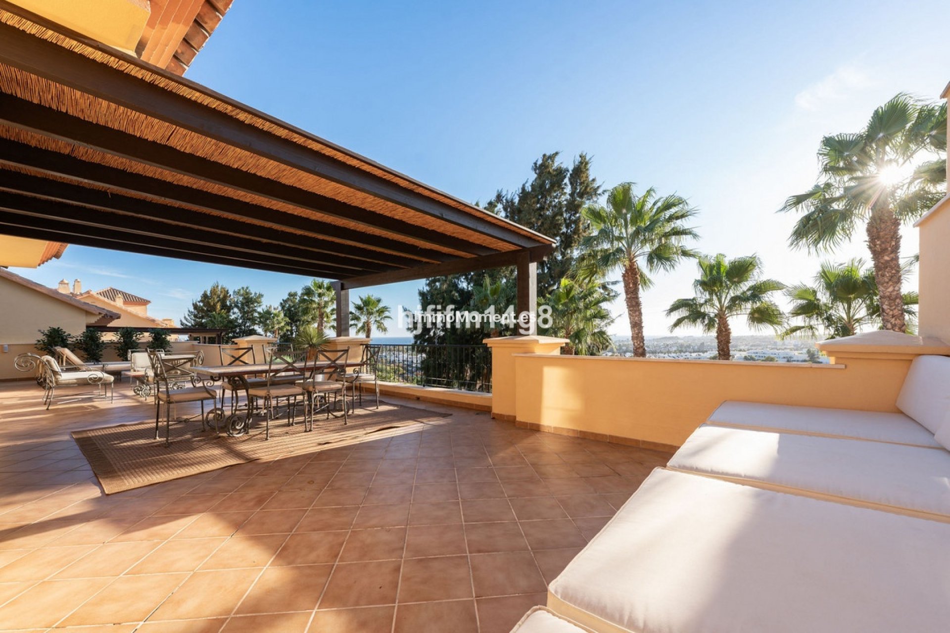 Resale - Apartment - Marbella - Nueva Andalucía