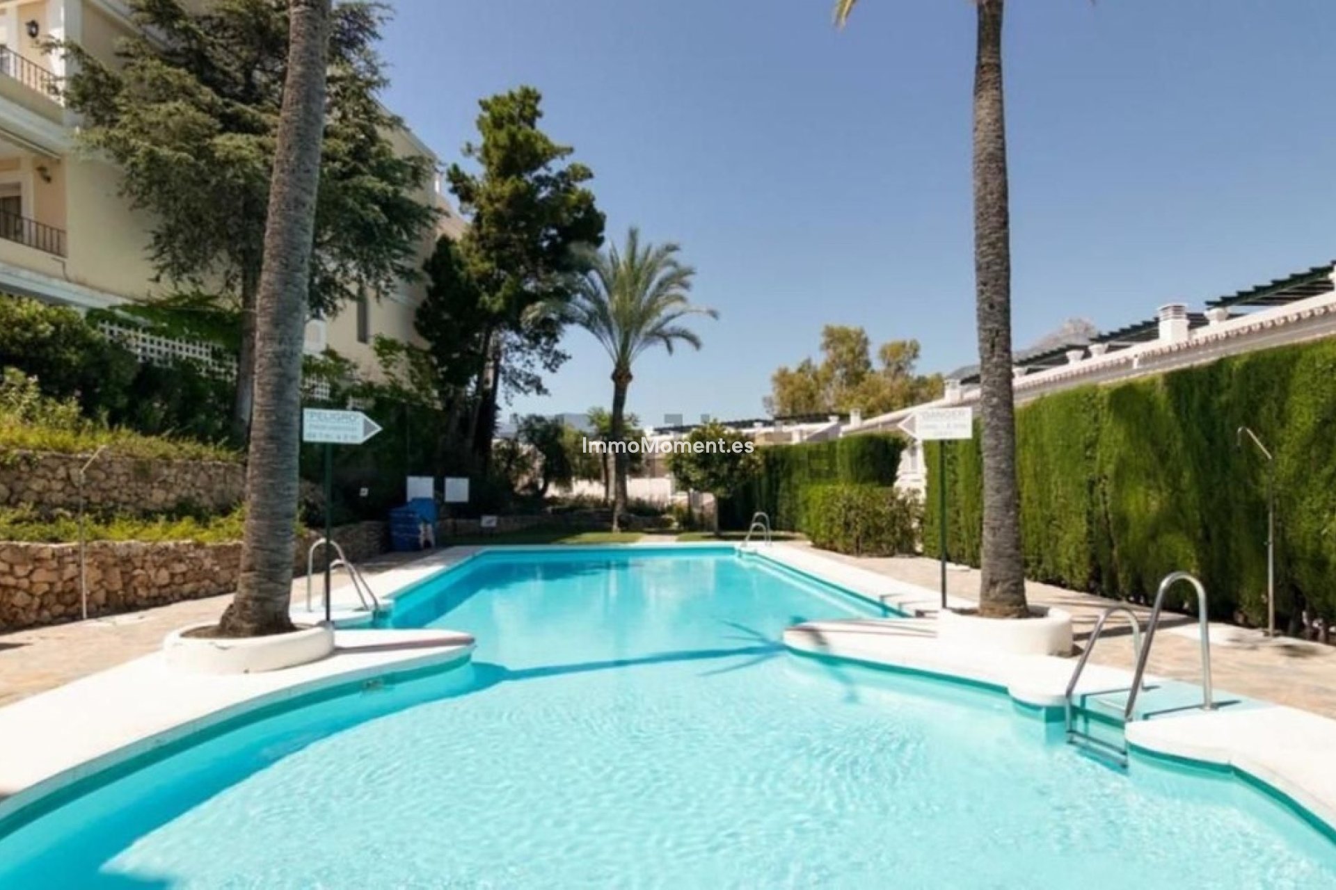 Resale - Apartment - Marbella - Nueva Andalucía