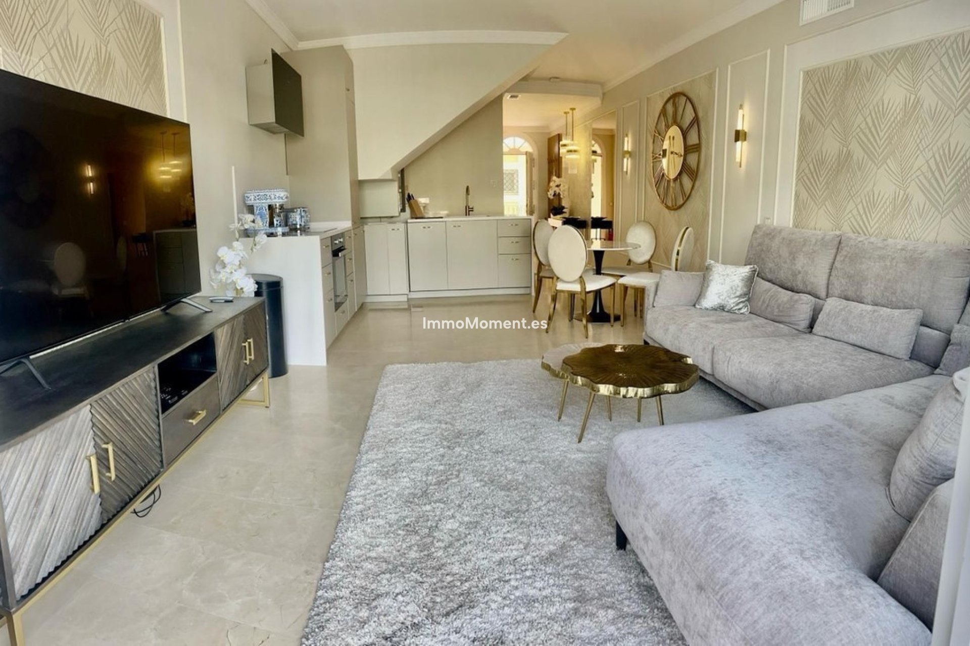 Resale - Apartment - Marbella - Nueva Andalucía