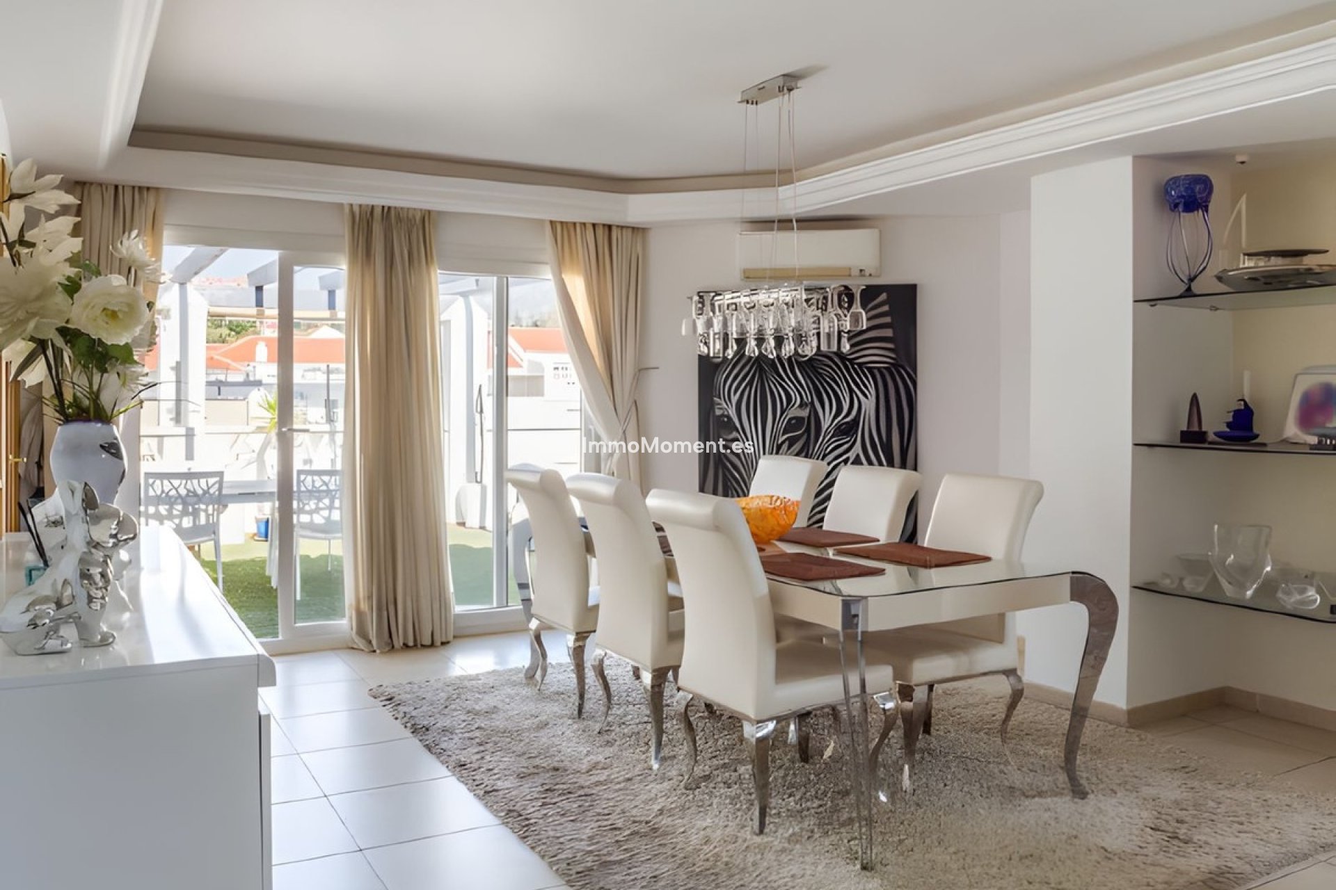 Resale - Apartment - Marbella - Nueva Andalucía