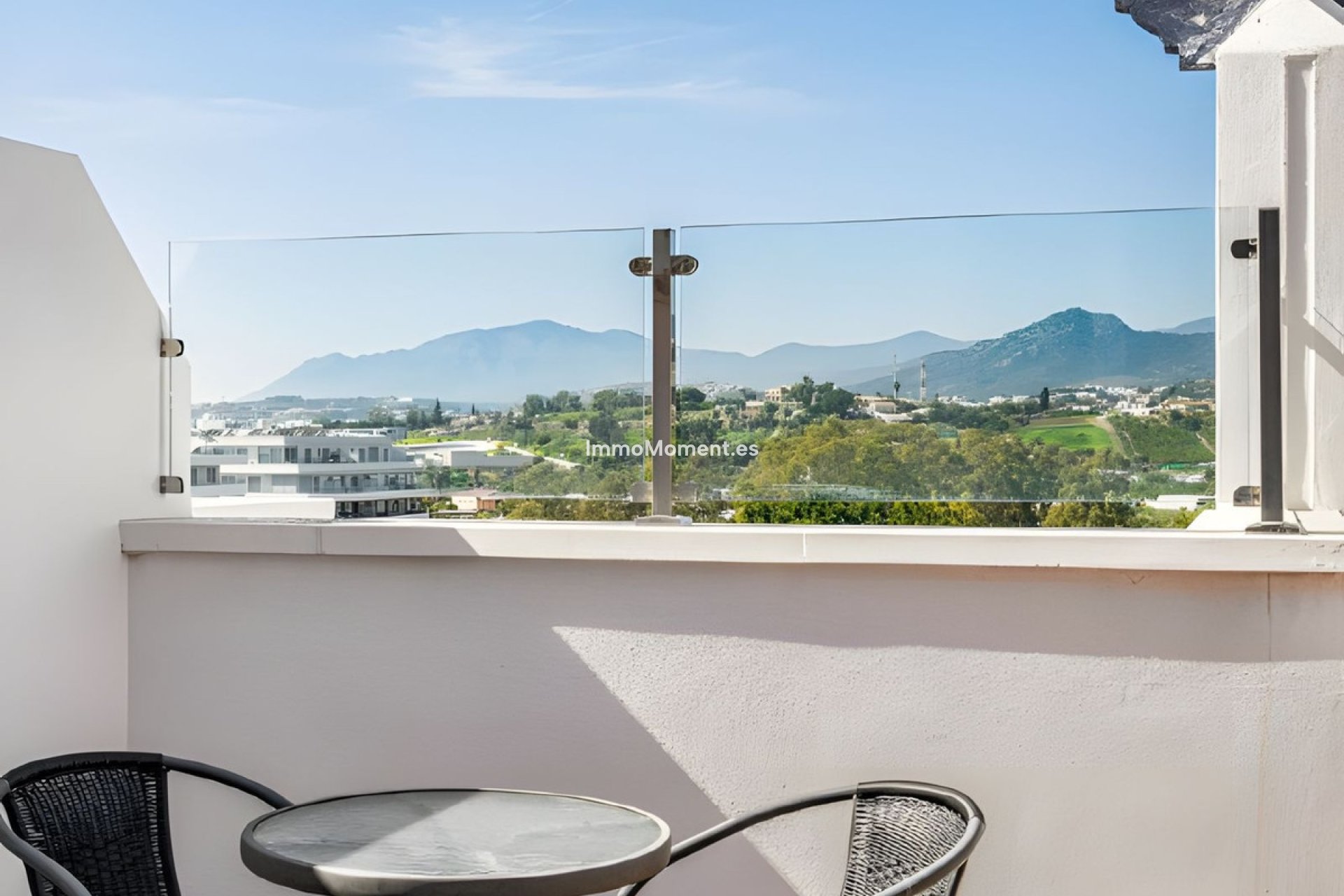 Resale - Apartment - Marbella - Nueva Andalucía