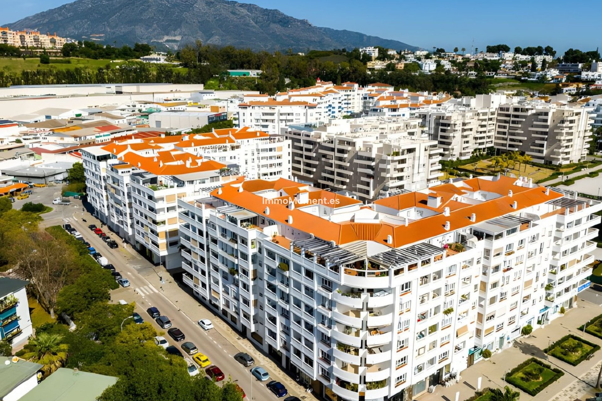 Resale - Apartment - Marbella - Nueva Andalucía